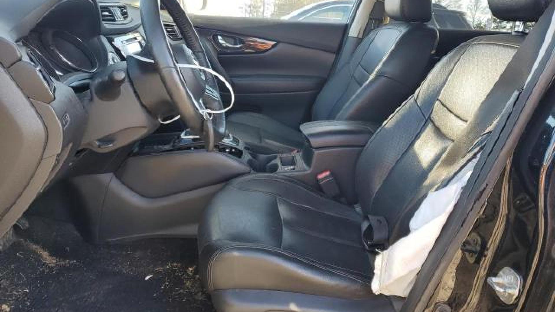 Nissan  - Rogue - 2019 - Black - 41679325