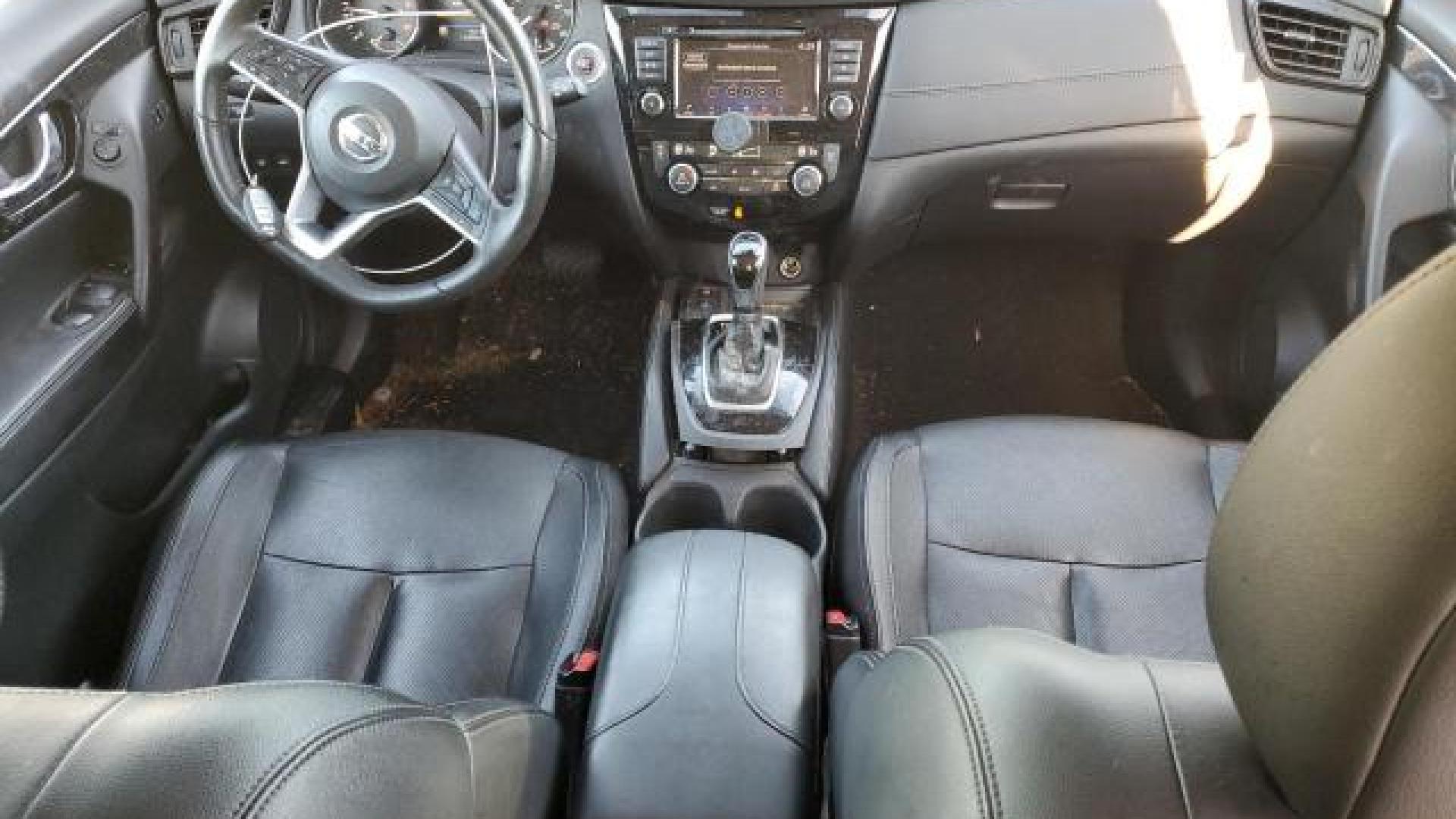 Nissan  - Rogue - 2019 - Black - 41679325