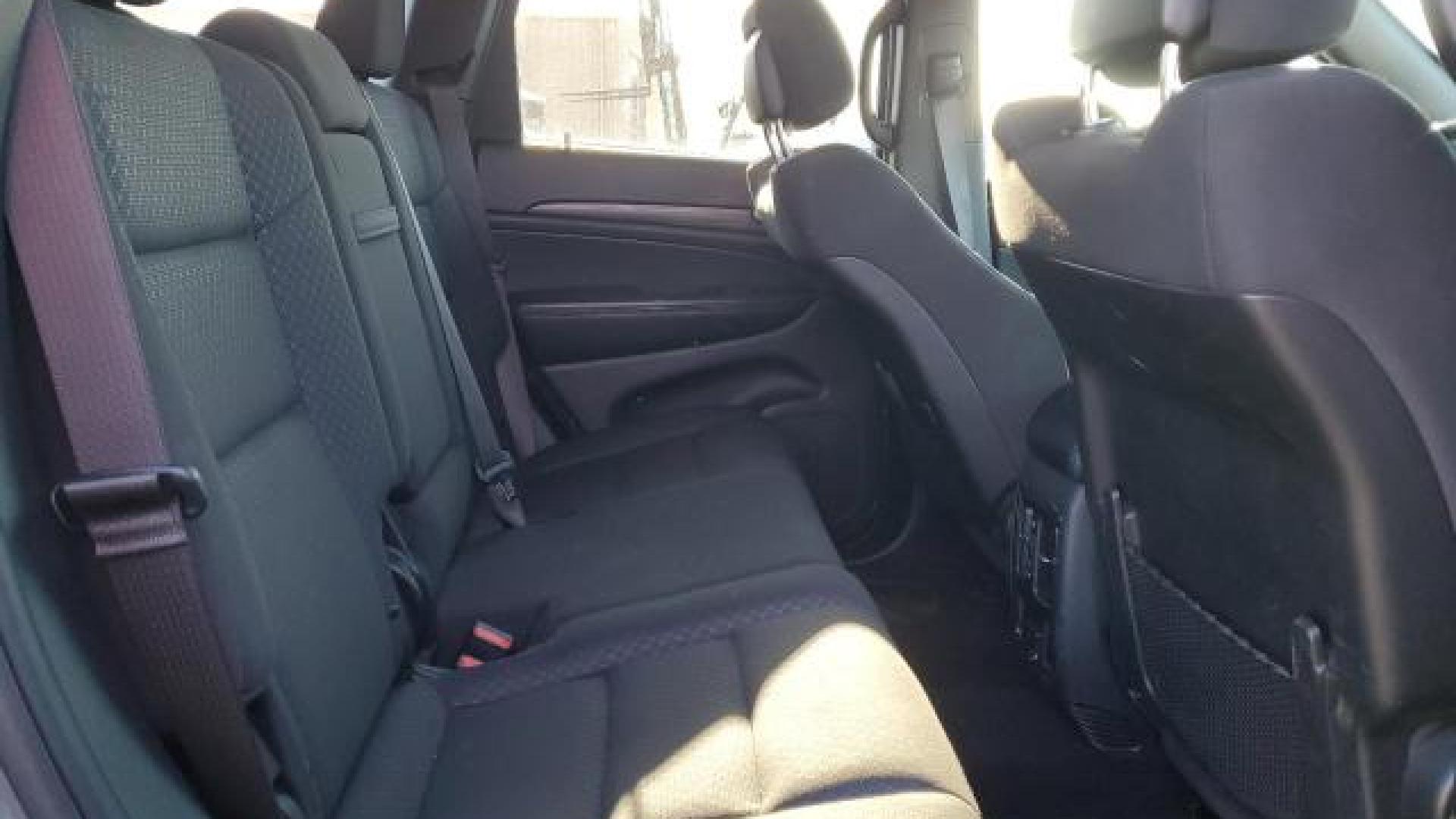 Jeep  - Grand Cherokee - 2019 - Nardo Grey - 41897785