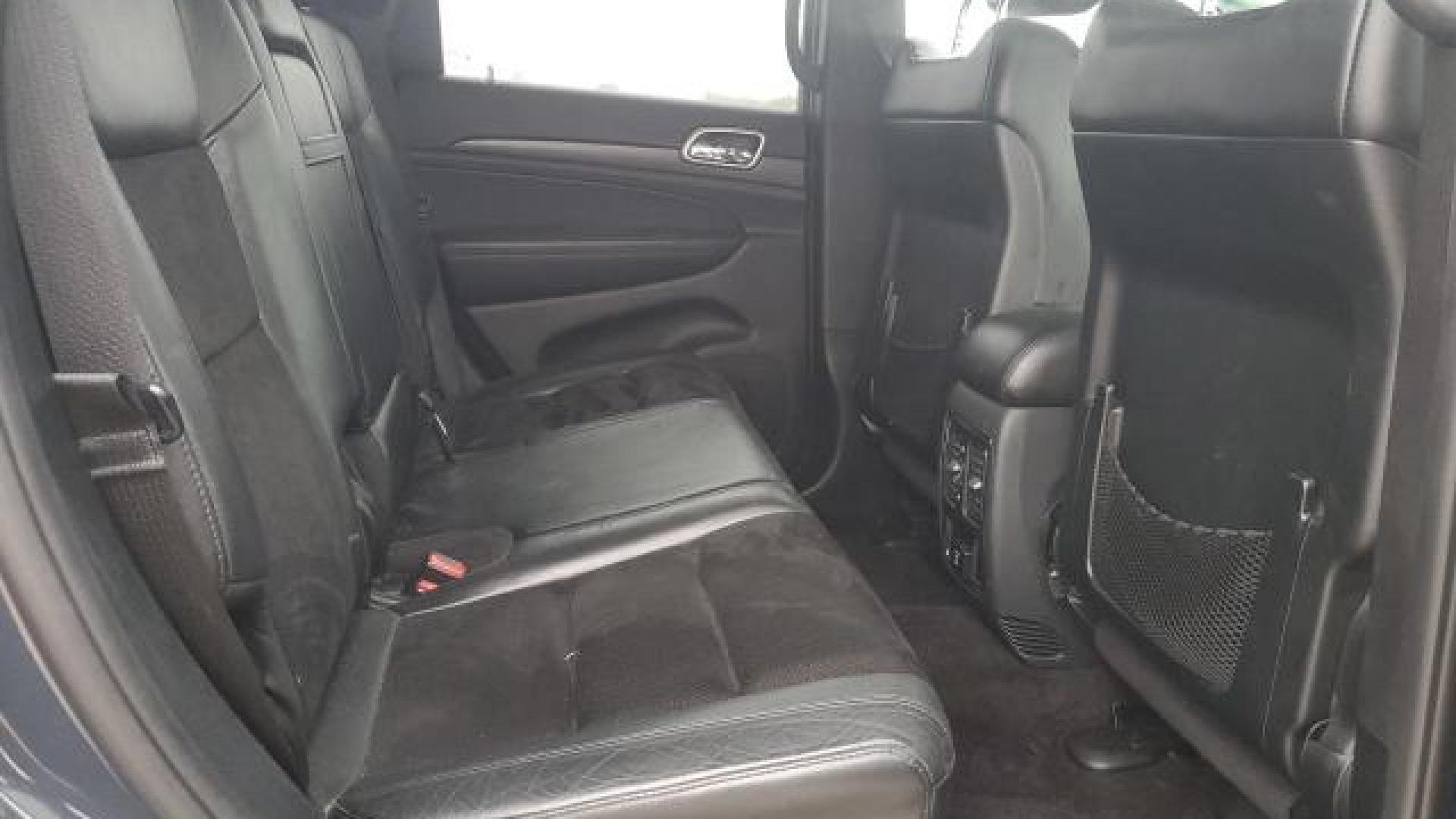 Jeep  - Grand Cherokee - 2017 - Navyblue - 42223165