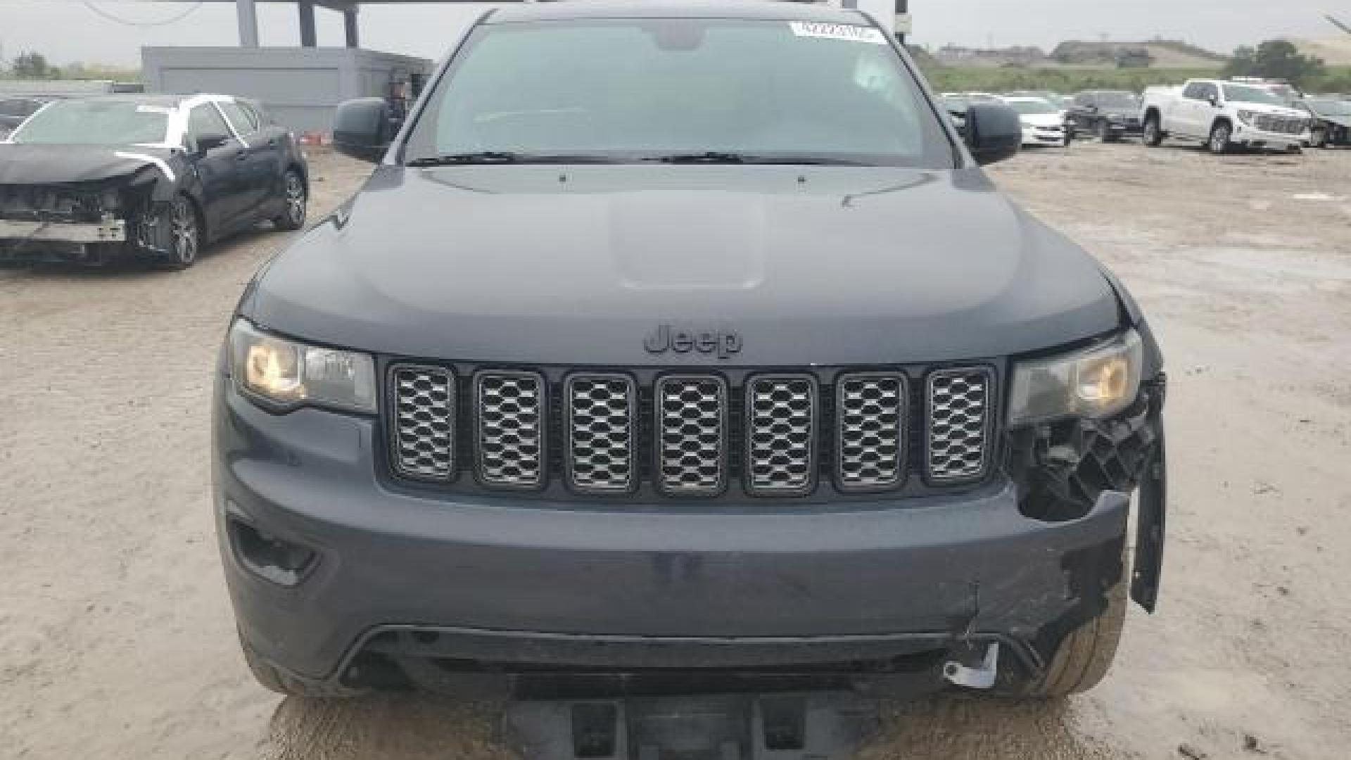 Jeep  - Grand Cherokee - 2017 - Navyblue - 42223165