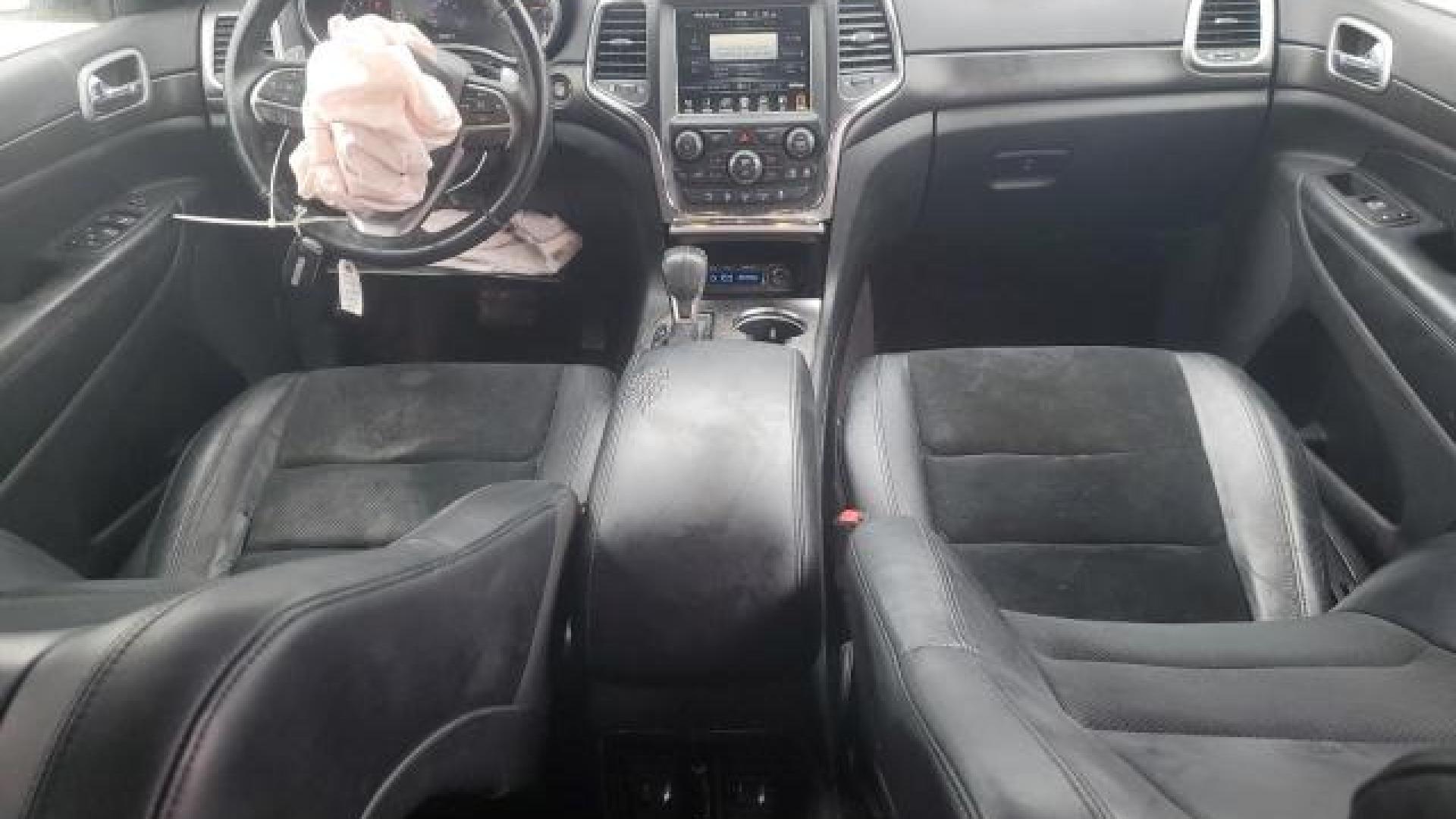 Jeep  - Grand Cherokee - 2017 - Navyblue - 42223165