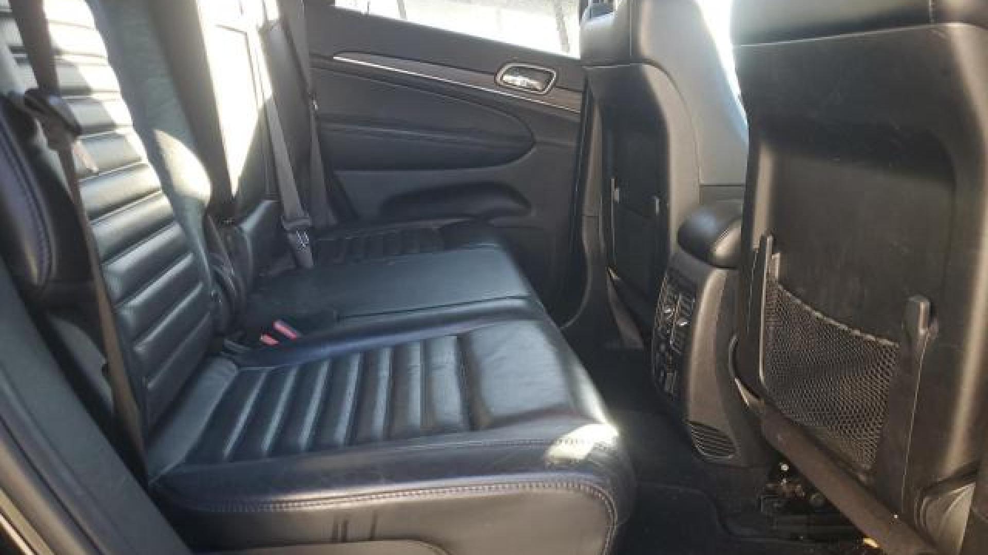 Jeep  - Grand Cherokee - 2019 - Black - 42282195