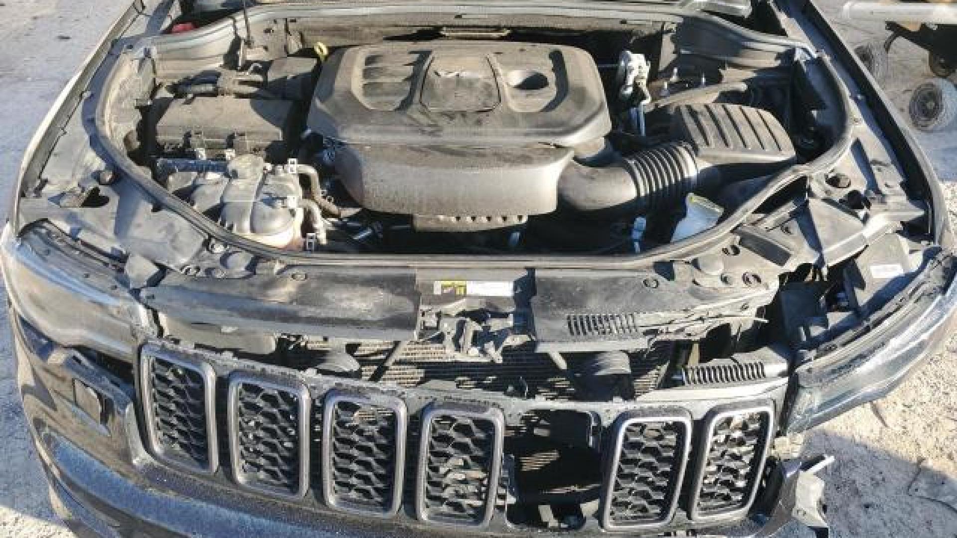 Jeep  - Grand Cherokee - 2019 - Black - 42282195