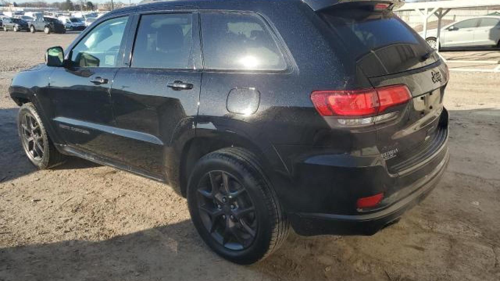 Jeep  - Grand Cherokee - 2019 - Black - 42282195