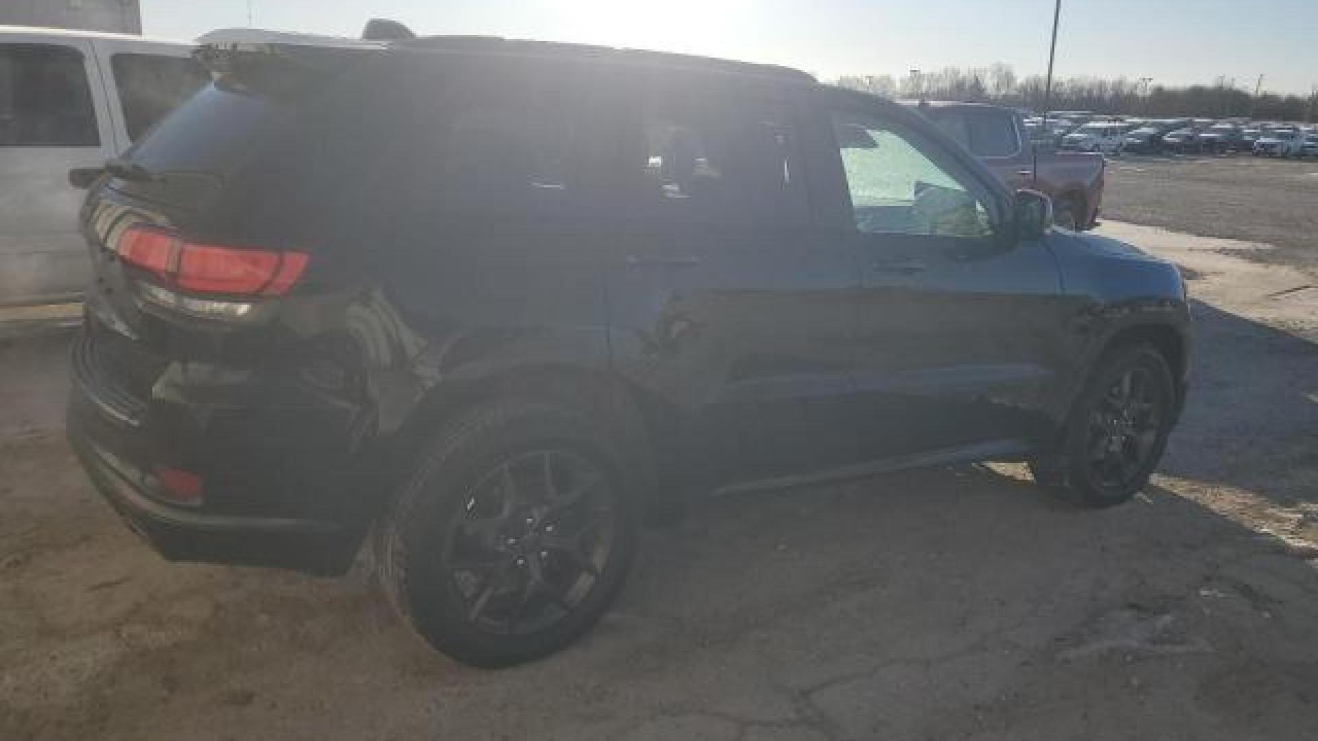 Jeep  - Grand Cherokee - 2019 - Black - 42282195