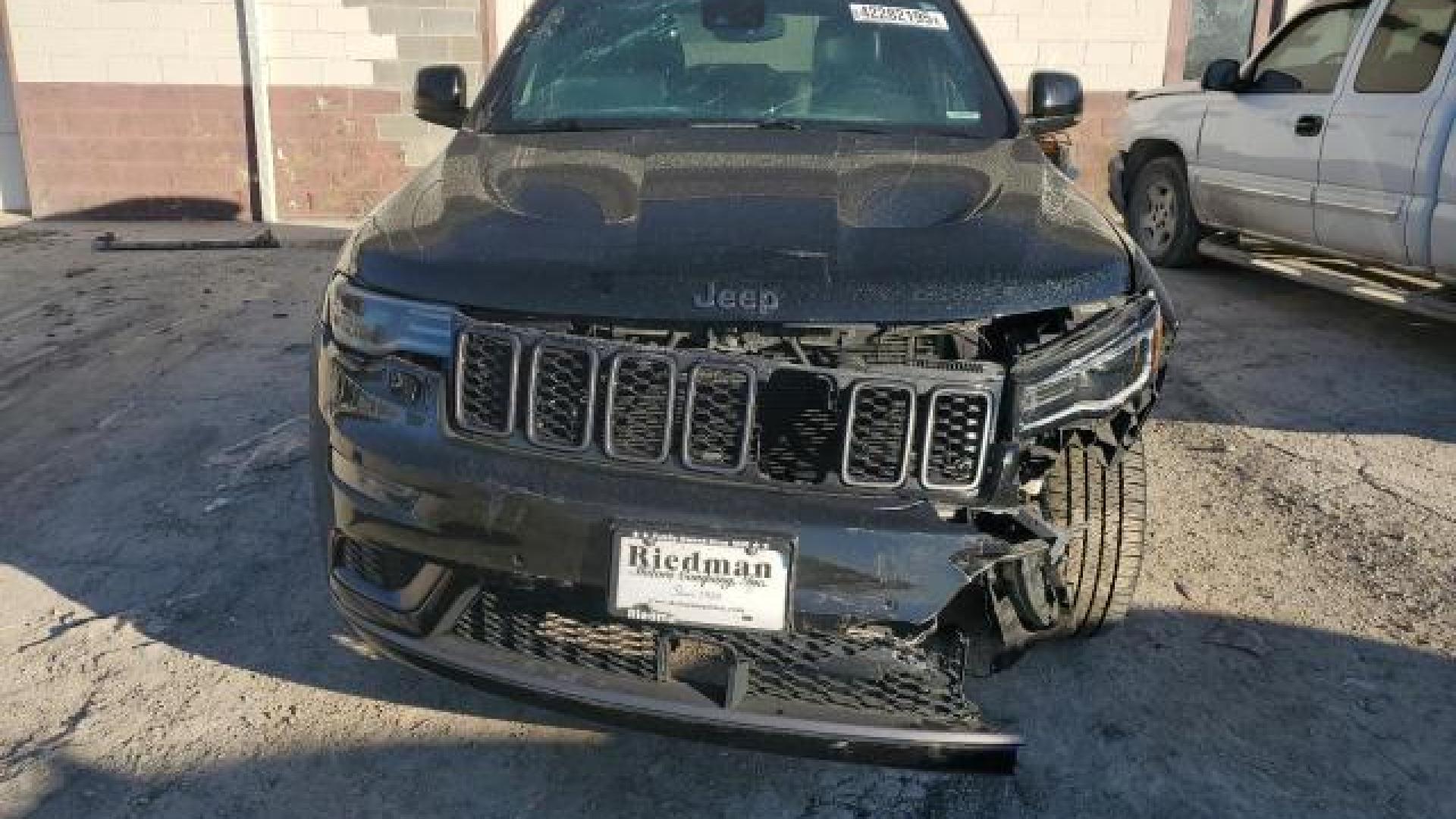 Jeep  - Grand Cherokee - 2019 - Black - 42282195
