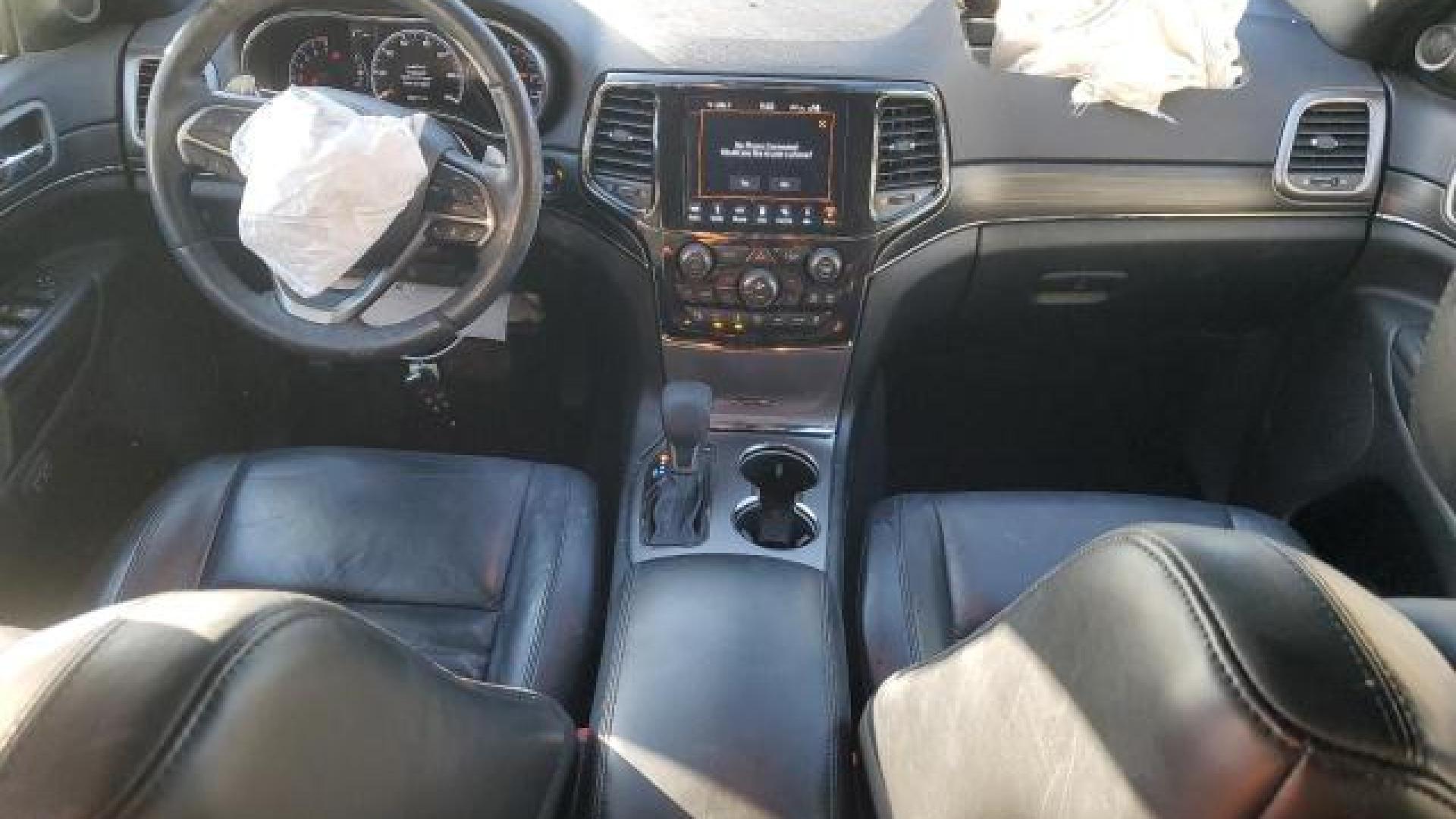 Jeep  - Grand Cherokee - 2019 - Black - 42282195