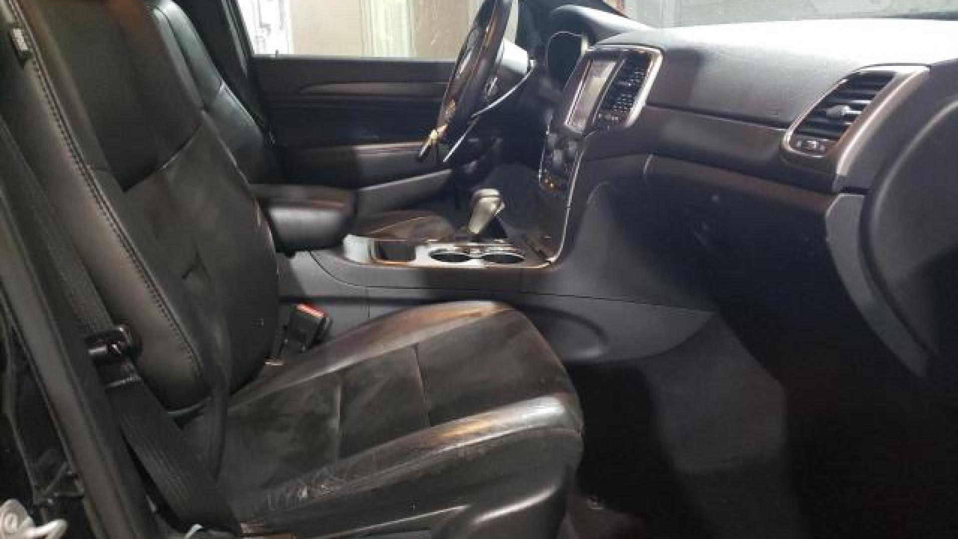 Jeep  - Grand Cherokee - 2017 - Black - 42389885