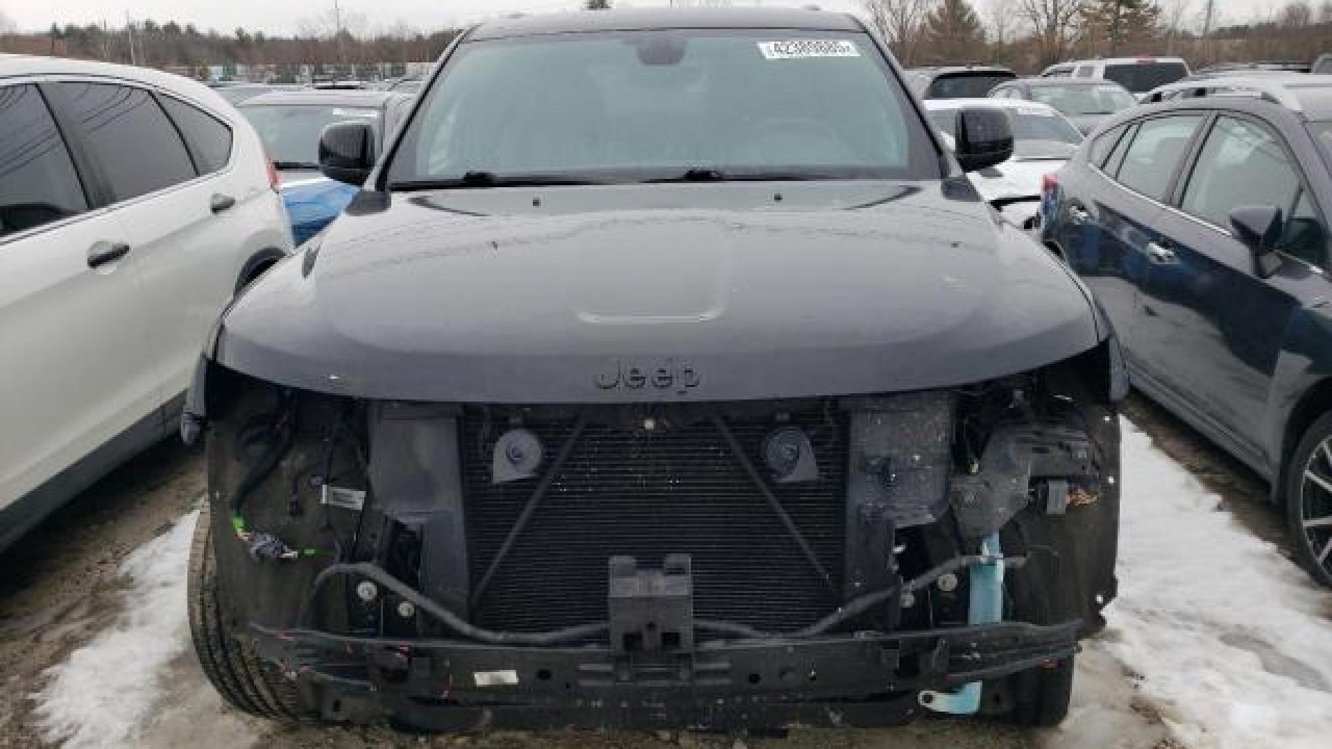 Jeep  - Grand Cherokee - 2017 - Black - 42389885