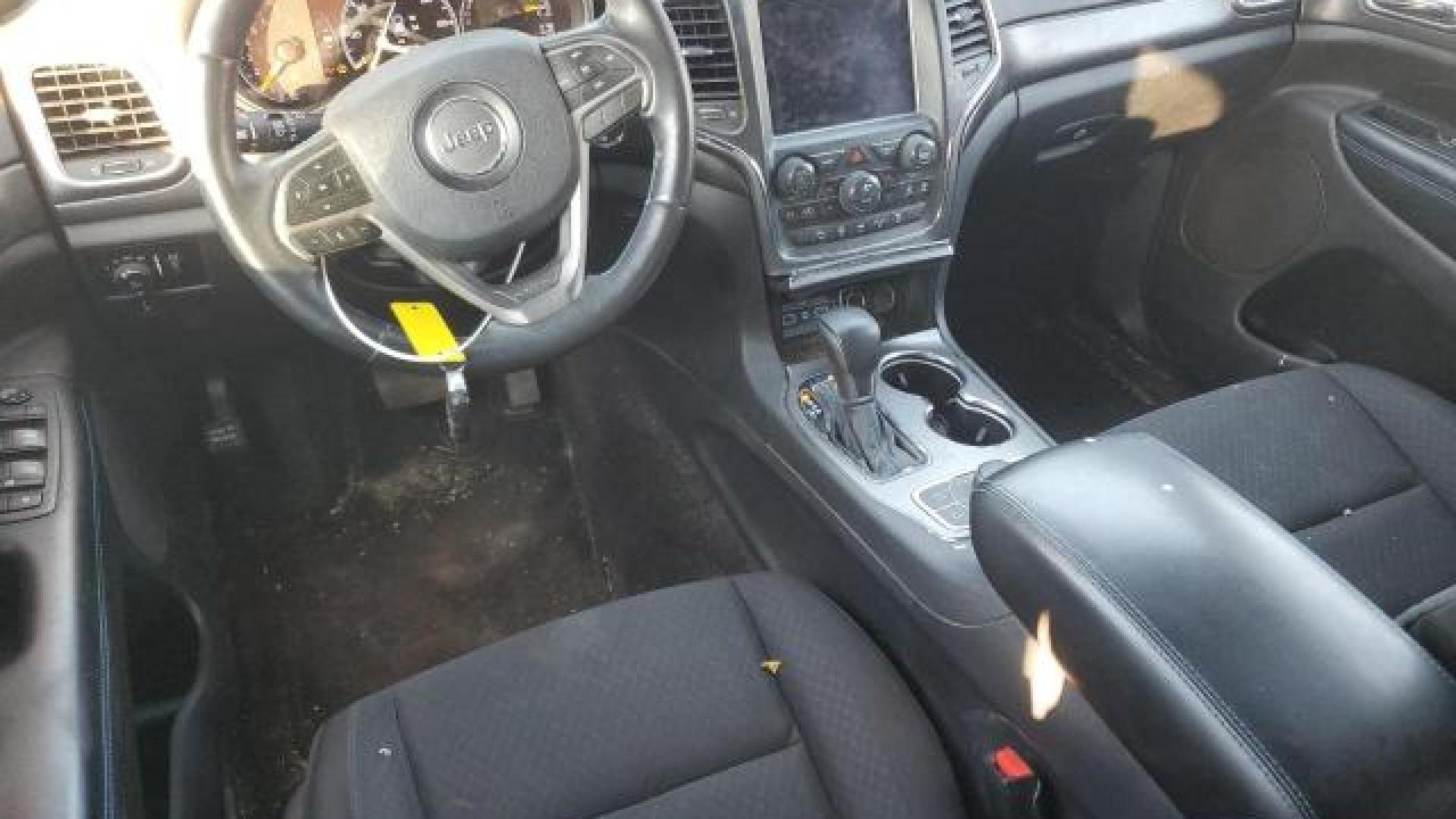 Jeep  - Grand Cherokee - 2018 - Black - 42606845