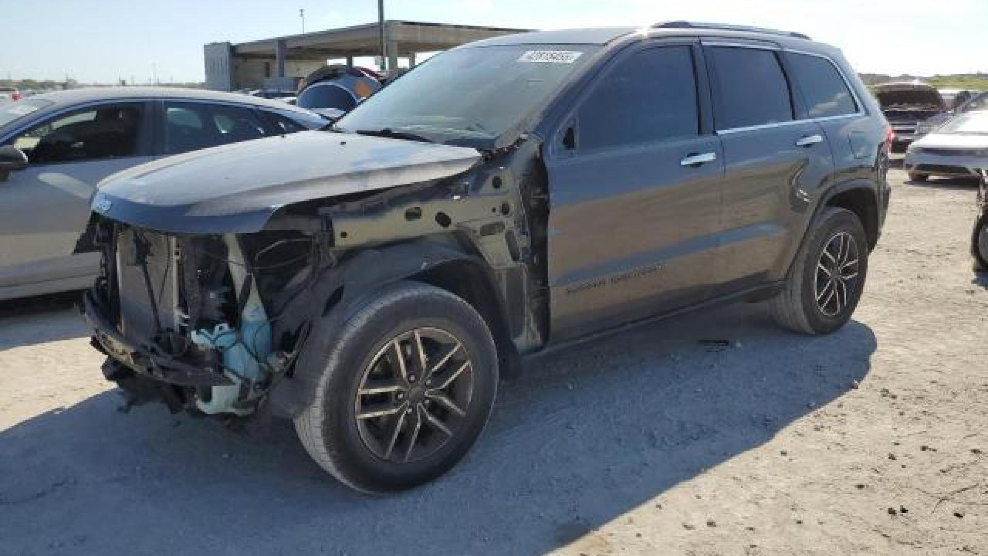 Jeep  - Grand Cherokee - 2019 - Grey - 42815455