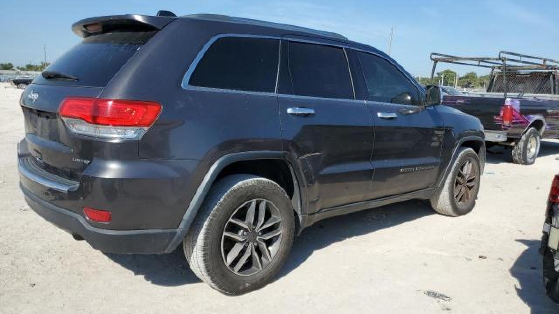 Jeep  - Grand Cherokee - 2019 - Grey - 42815455