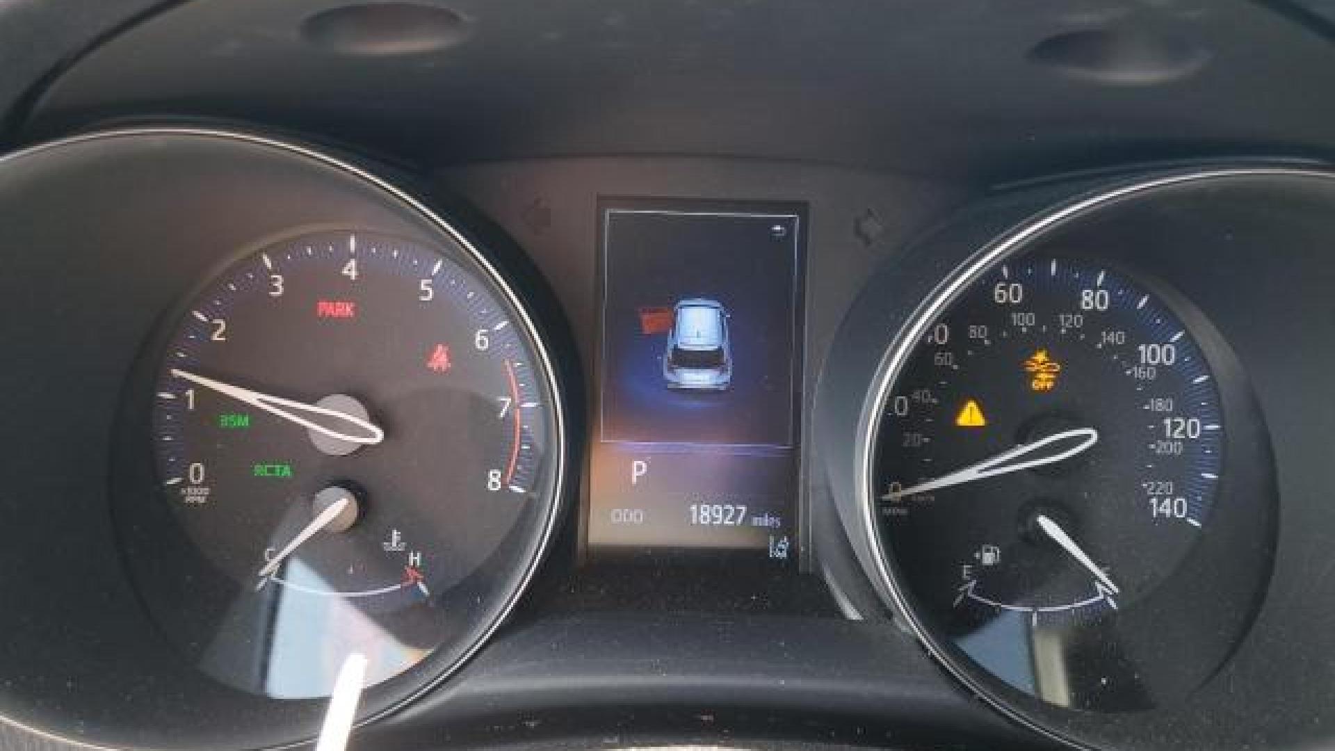 Toyota  - C-Hr  - 2018 - Grey - 42817165