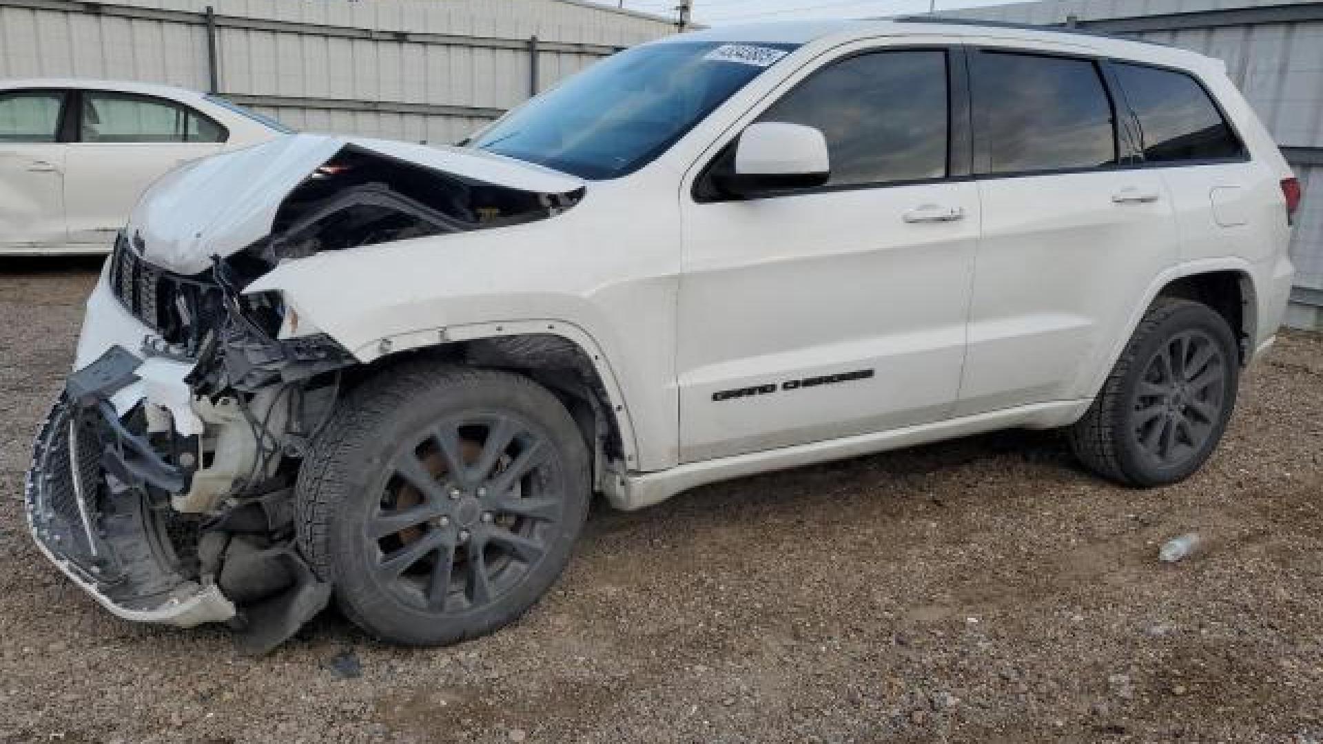 Jeep  - Grand Cherokee - 2017 - White - 43343805
