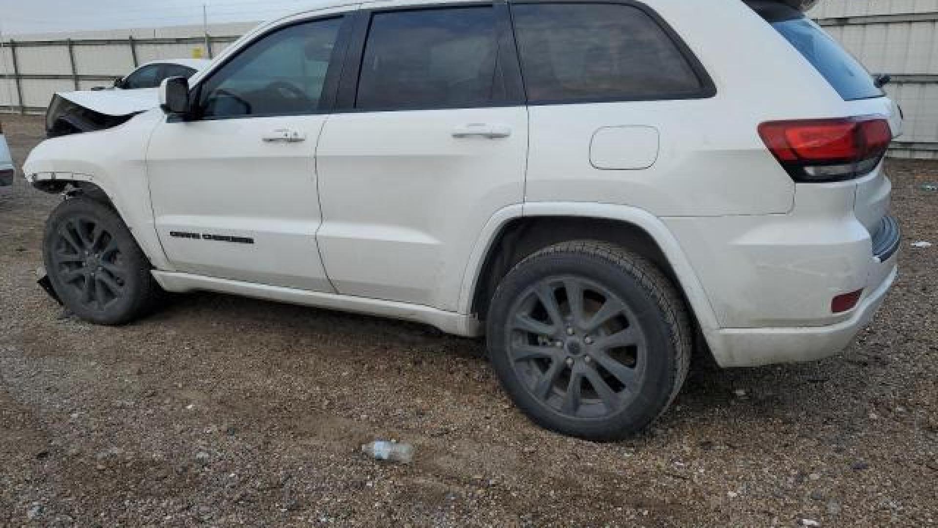 Jeep  - Grand Cherokee - 2017 - White - 43343805
