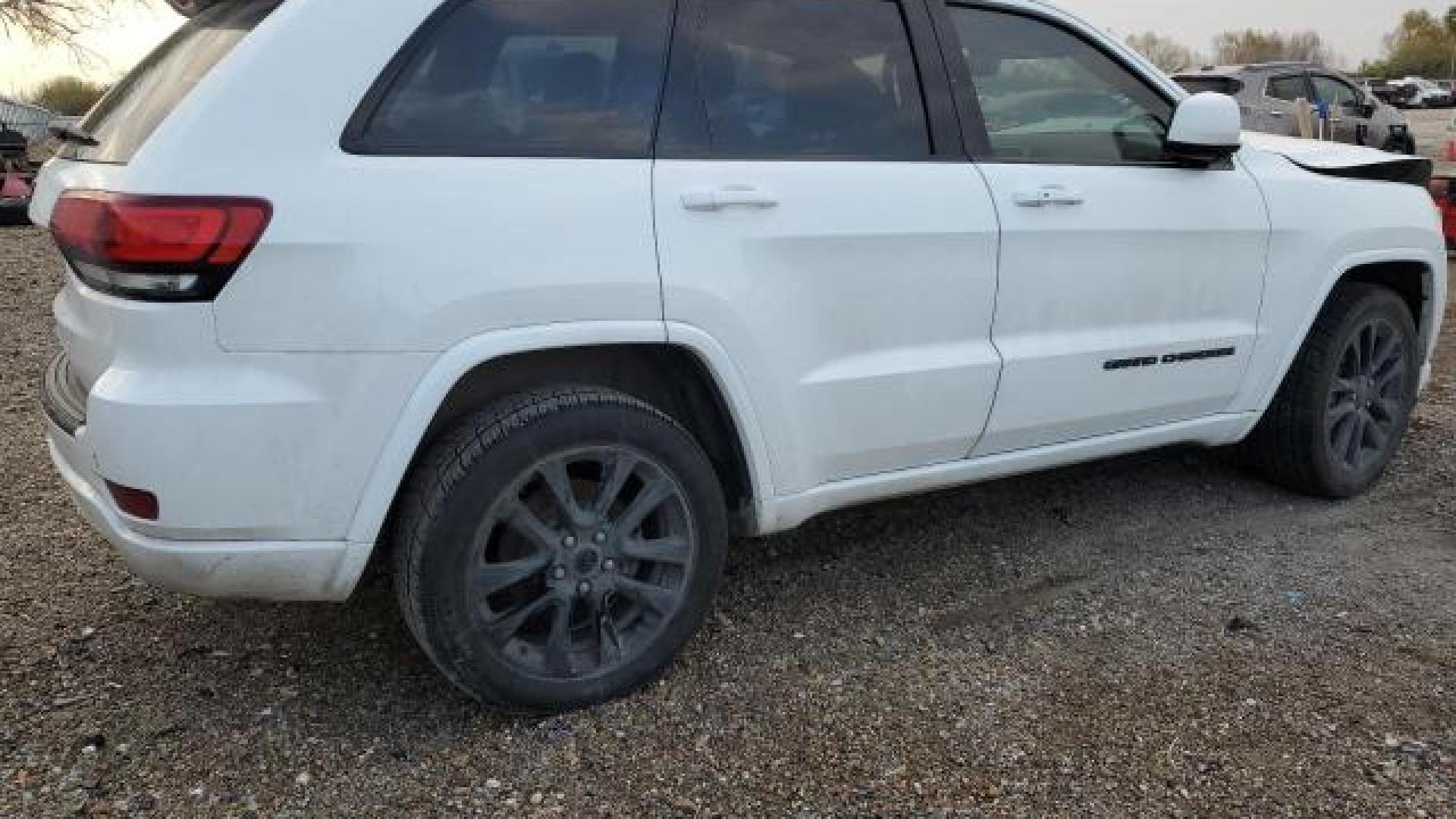 Jeep  - Grand Cherokee - 2017 - White - 43343805