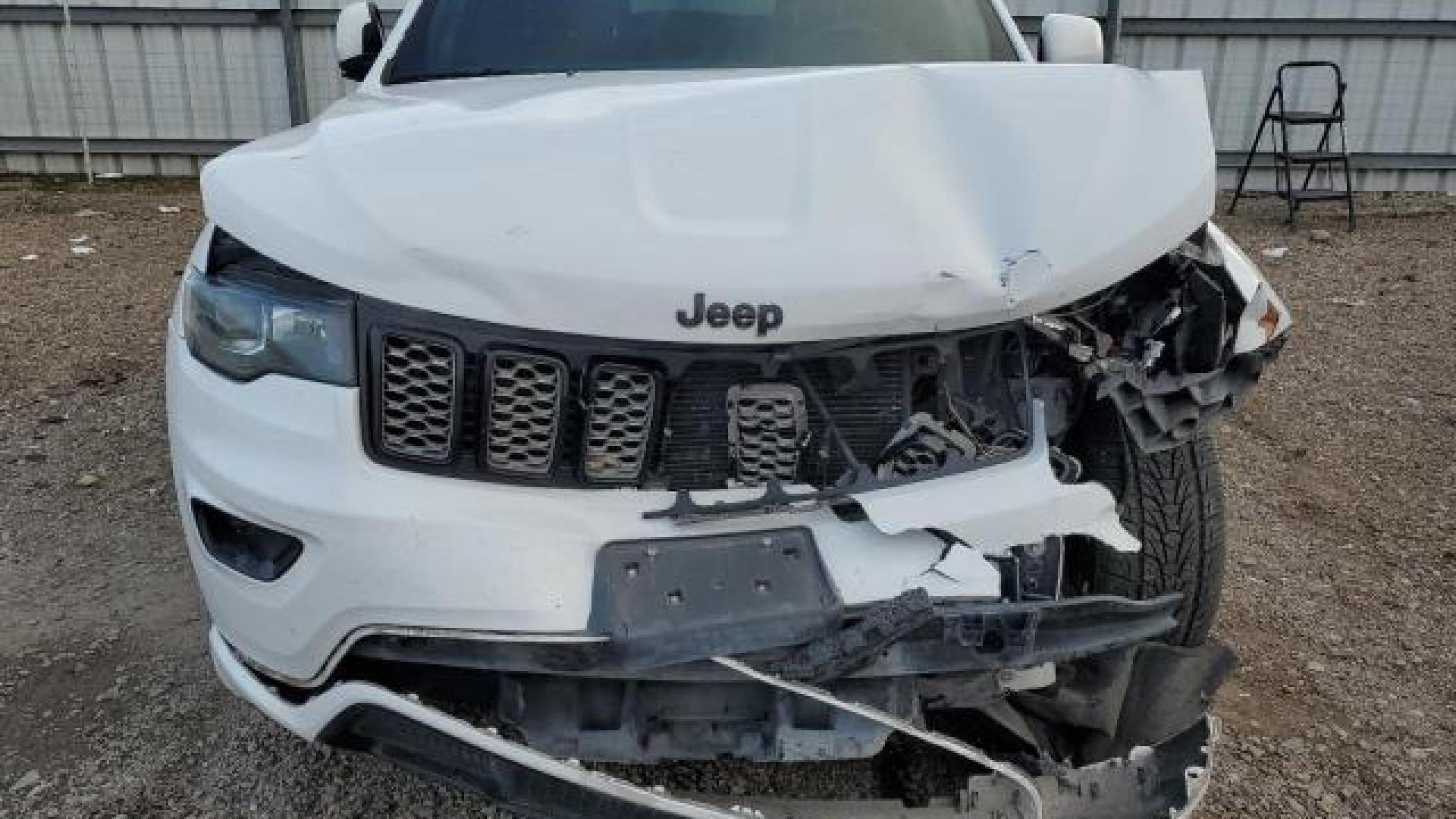Jeep  - Grand Cherokee - 2017 - White - 43343805
