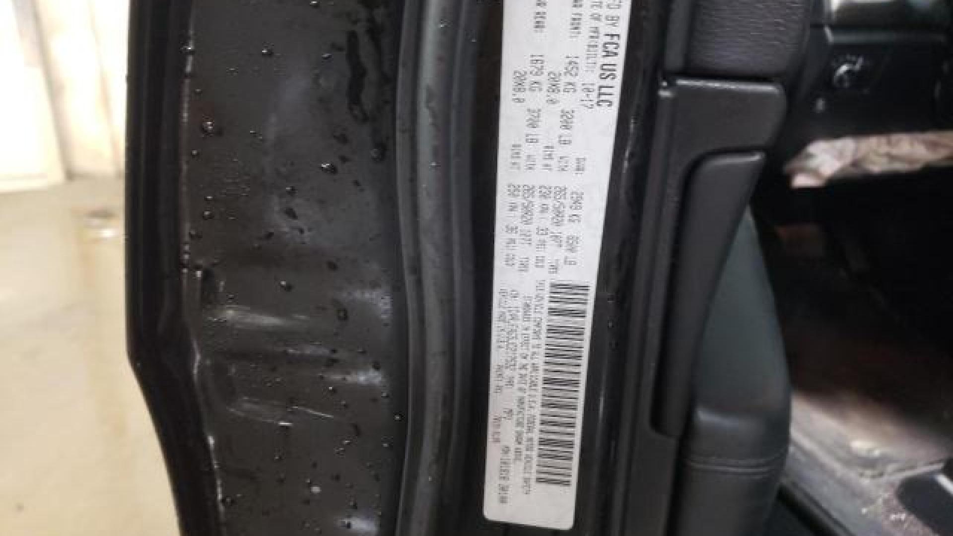 Jeep  - Grand Cherokee - 2018 - Black - 43660695