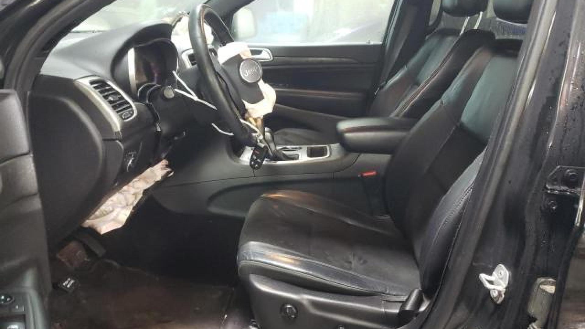 Jeep  - Grand Cherokee - 2018 - Black - 43660695