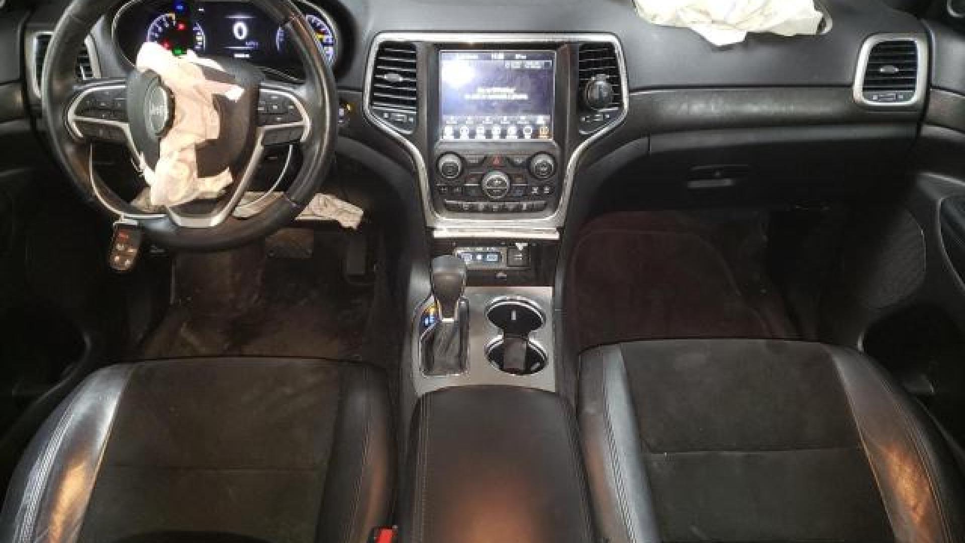 Jeep  - Grand Cherokee - 2018 - Black - 43660695