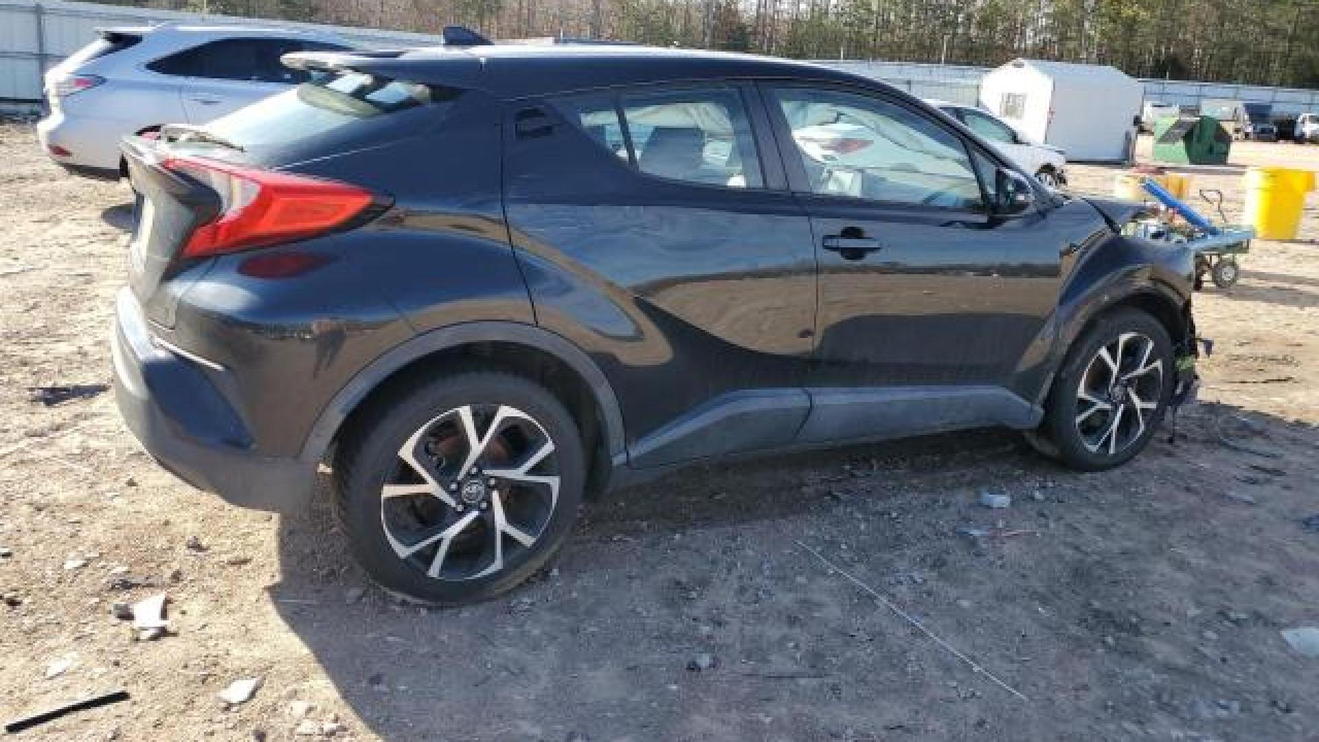 Toyota  - C-Hr  - 2018 - Black - 43687185