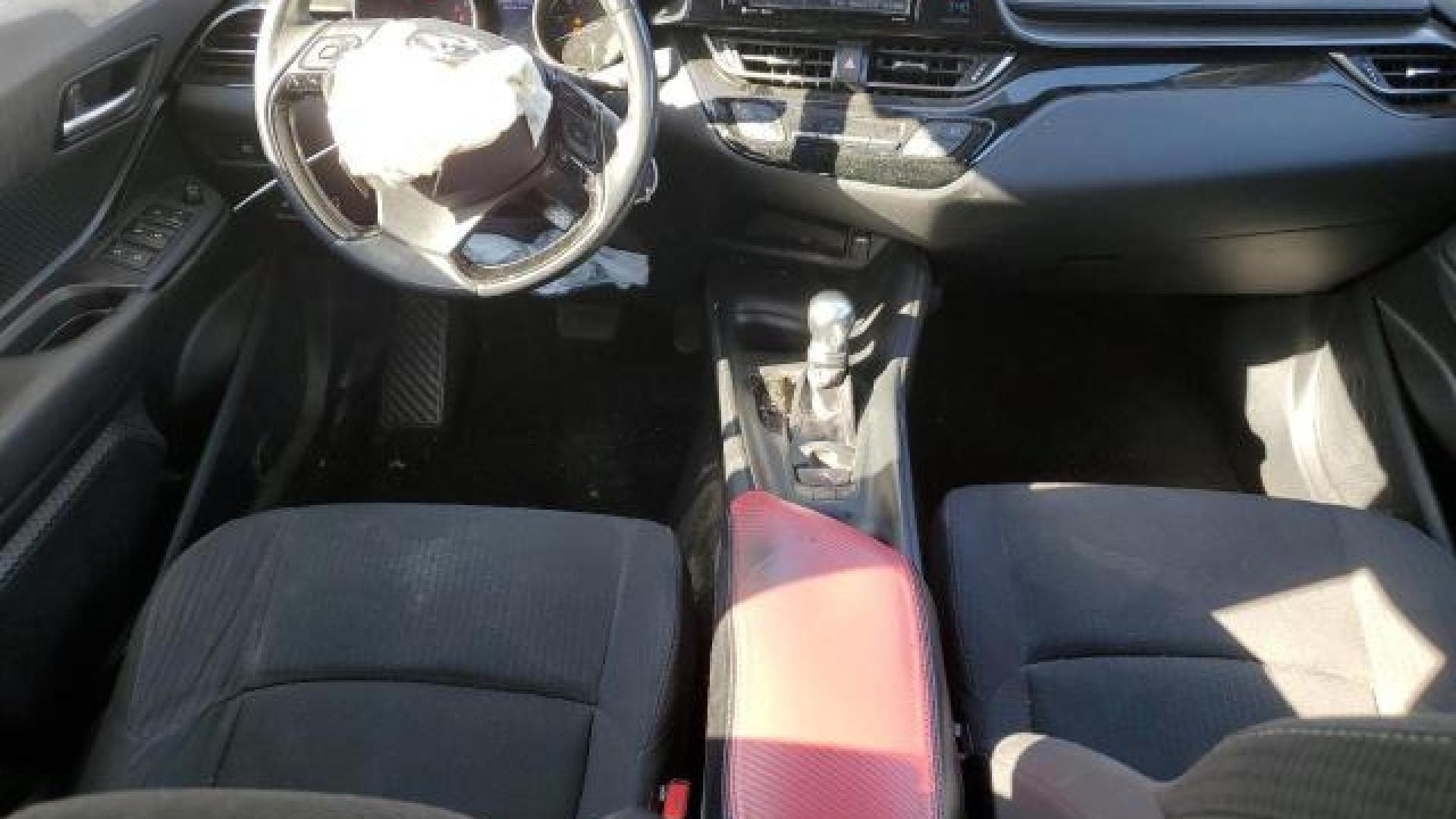 Toyota  - C-Hr  - 2018 - Black - 43687185