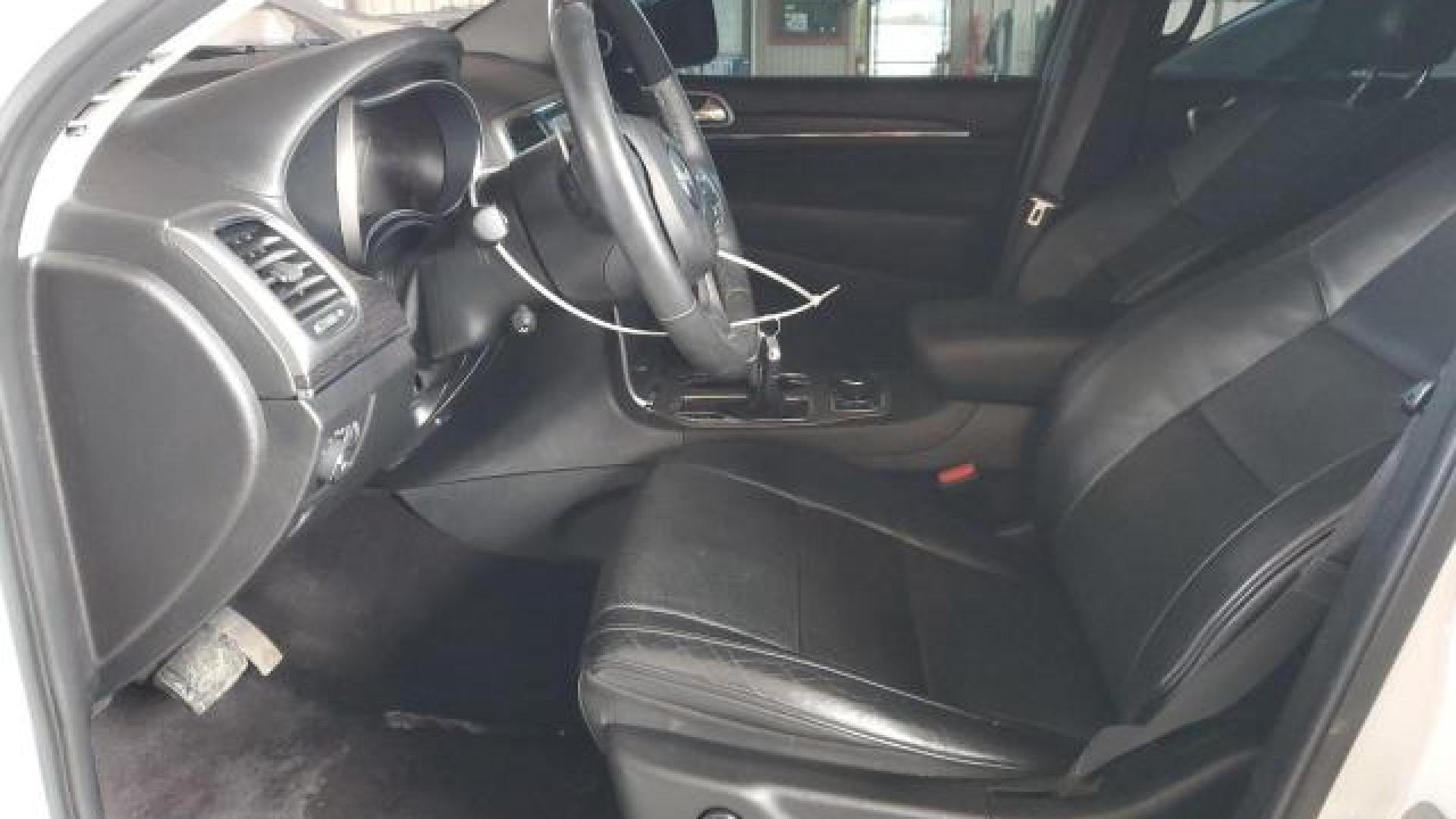 Jeep  - Grand Cherokee - 2017 - White - 44158595