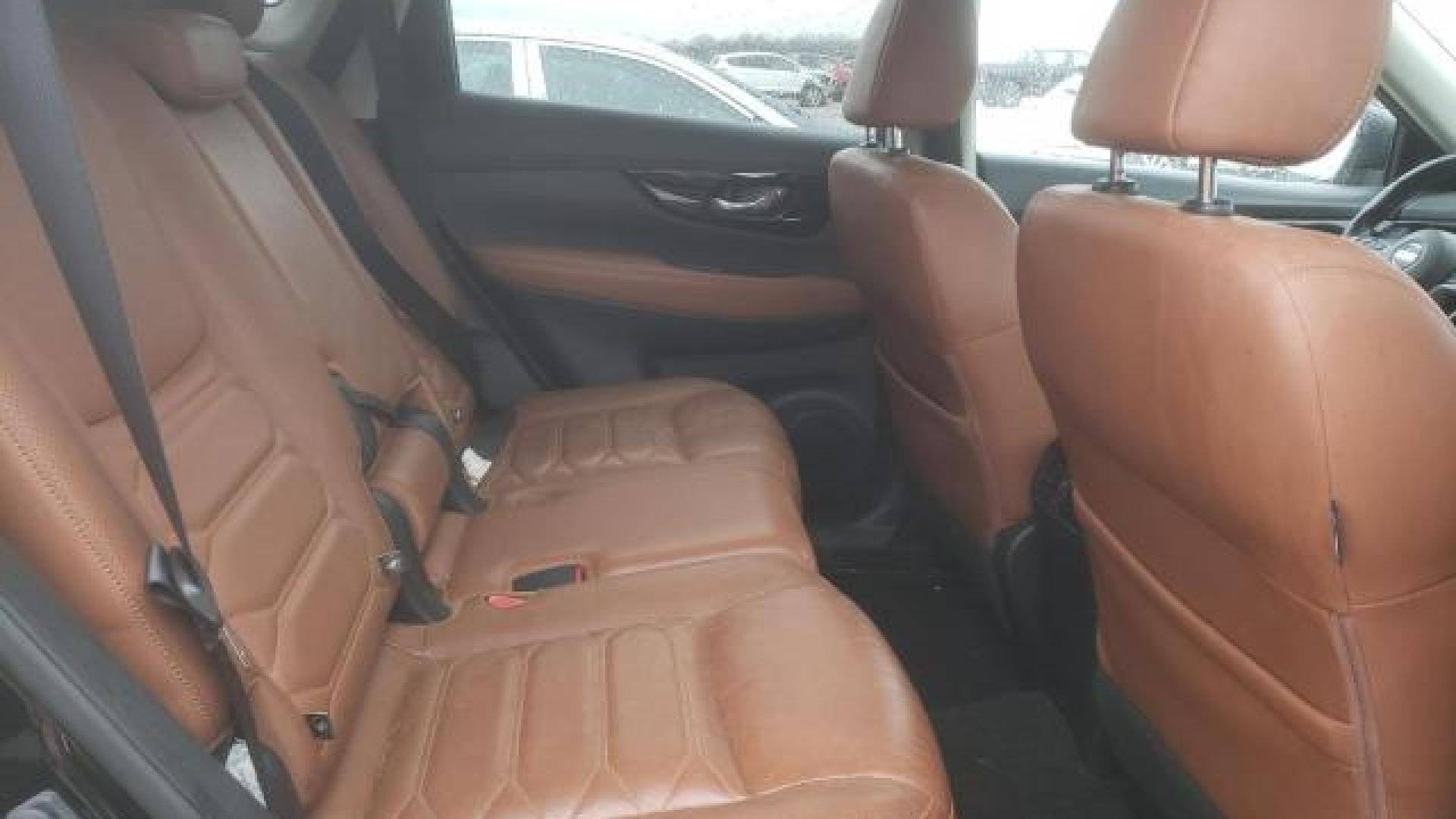 Nissan  - Rogue - 2017 - Black - 44763815