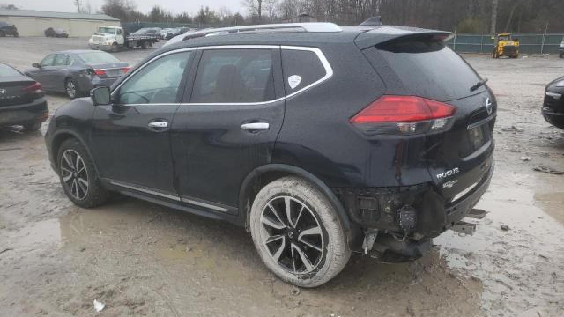 Nissan  - Rogue - 2017 - Black - 44763815