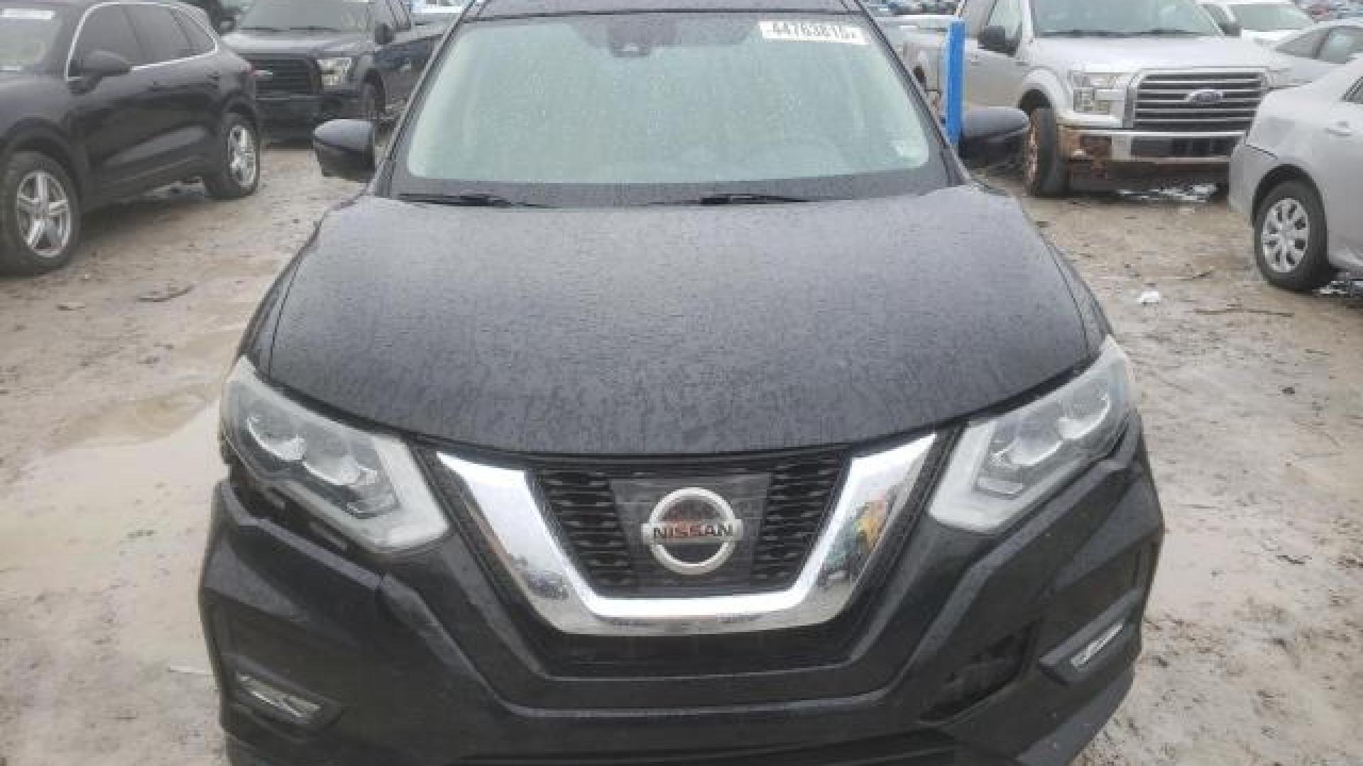 Nissan  - Rogue - 2017 - Black - 44763815