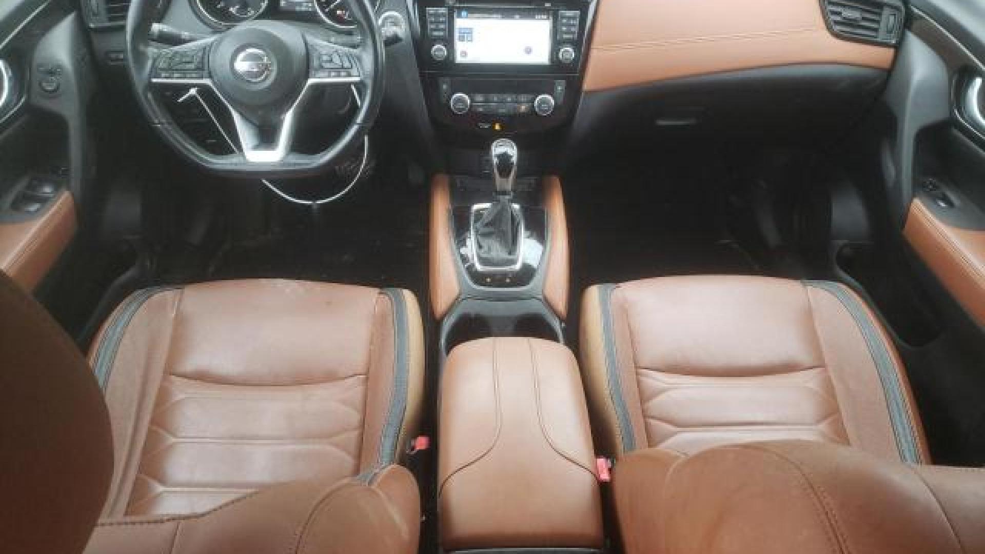 Nissan  - Rogue - 2017 - Black - 44763815