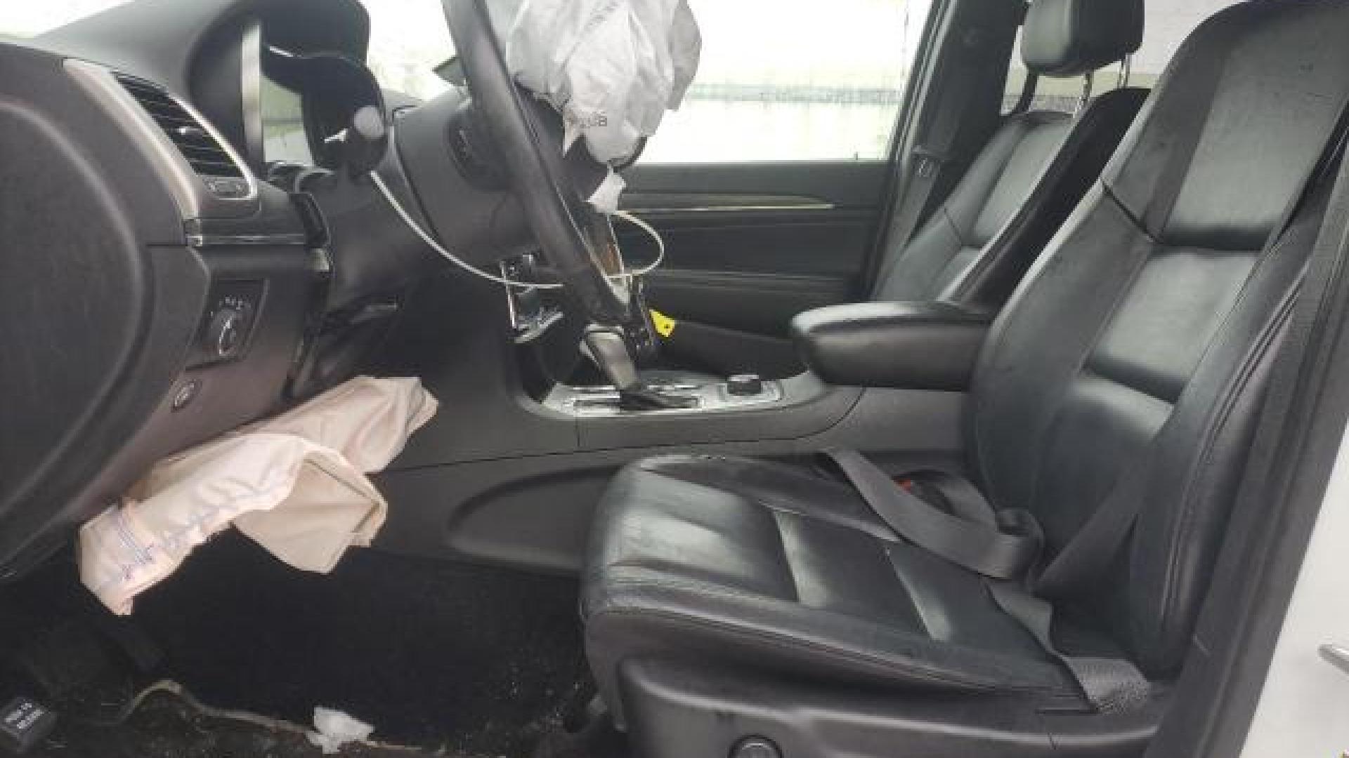 Jeep  - Grand Cherokee - 2019 - White - 45037735