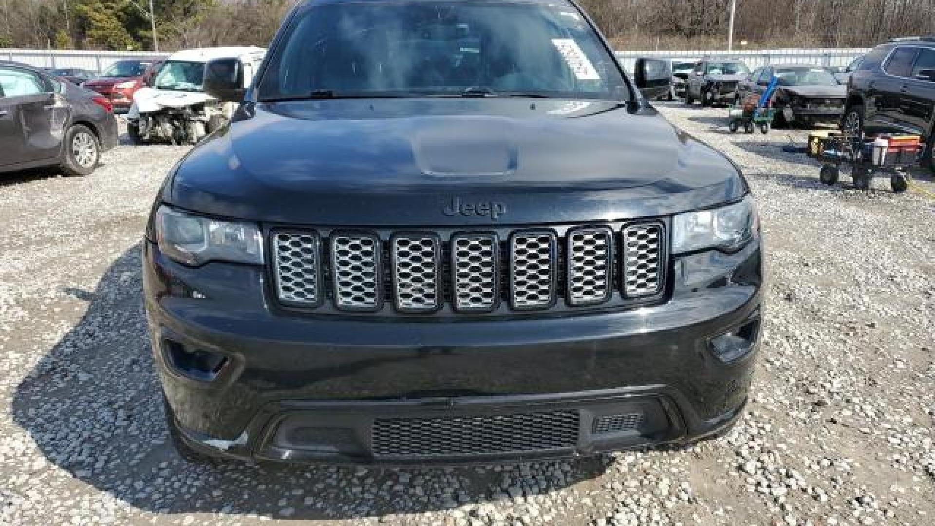 Jeep  - Grand Cherokee - 2018 - Black - 45400525