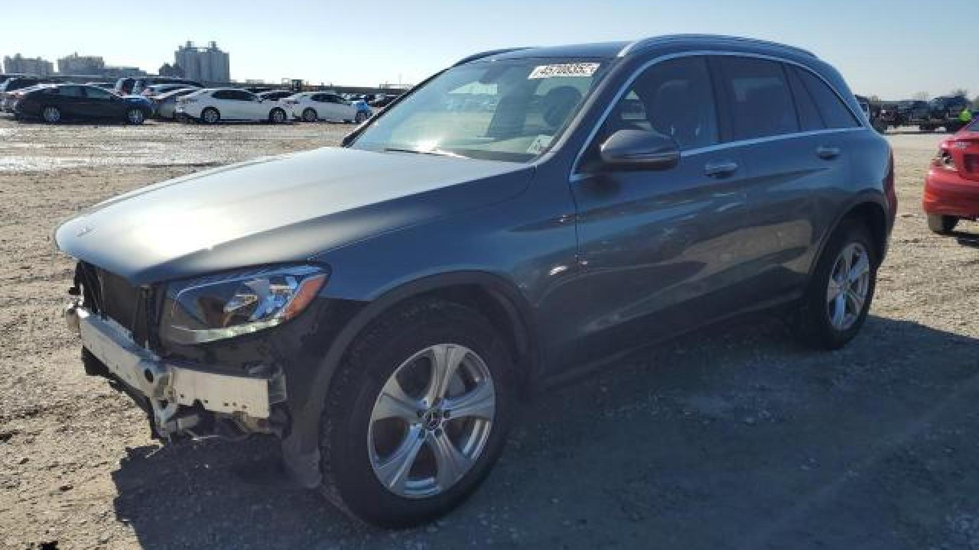 Mercedes - Glc300 - 2018 - Grey - 45708355