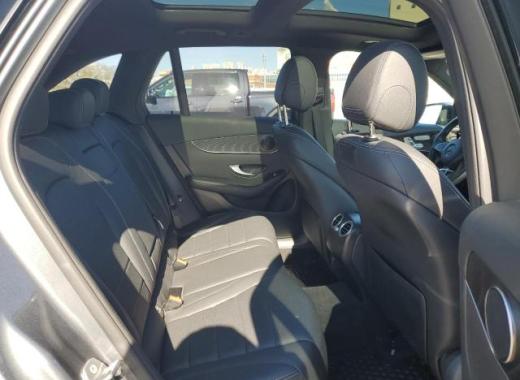 Mercedes - Glc300 - 2018 - Grey - 45708355