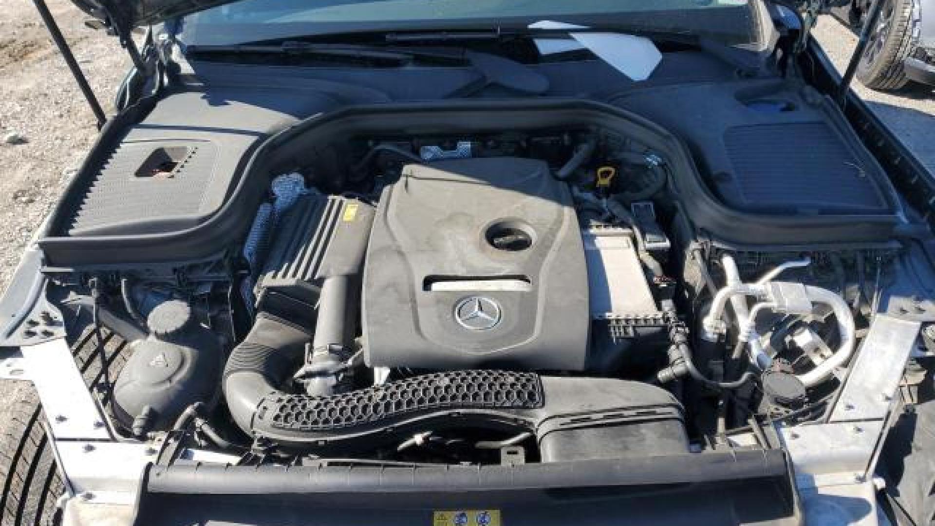 Mercedes - Glc300 - 2018 - Grey - 45708355