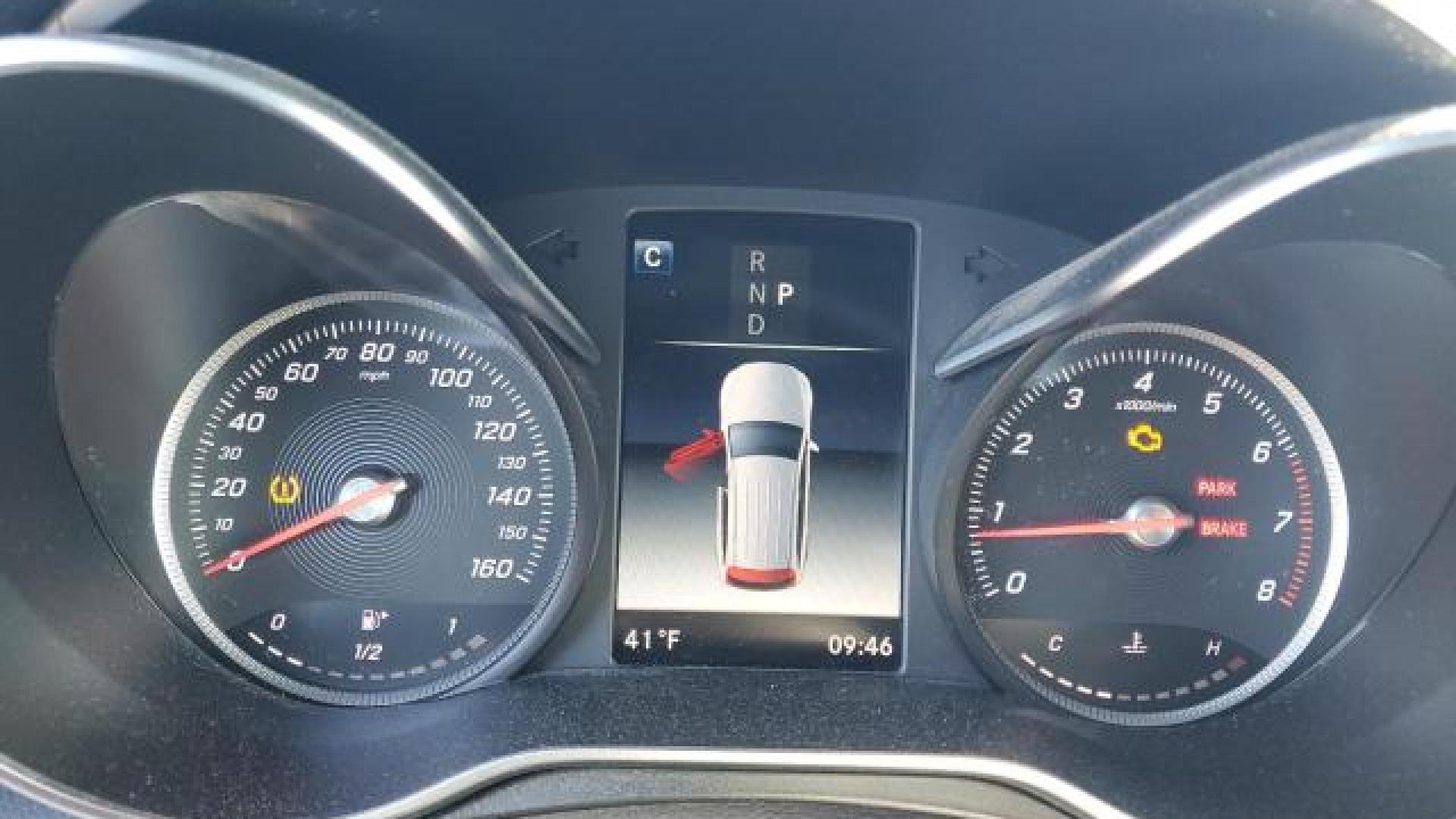 Mercedes - Glc300 - 2018 - Grey - 45708355