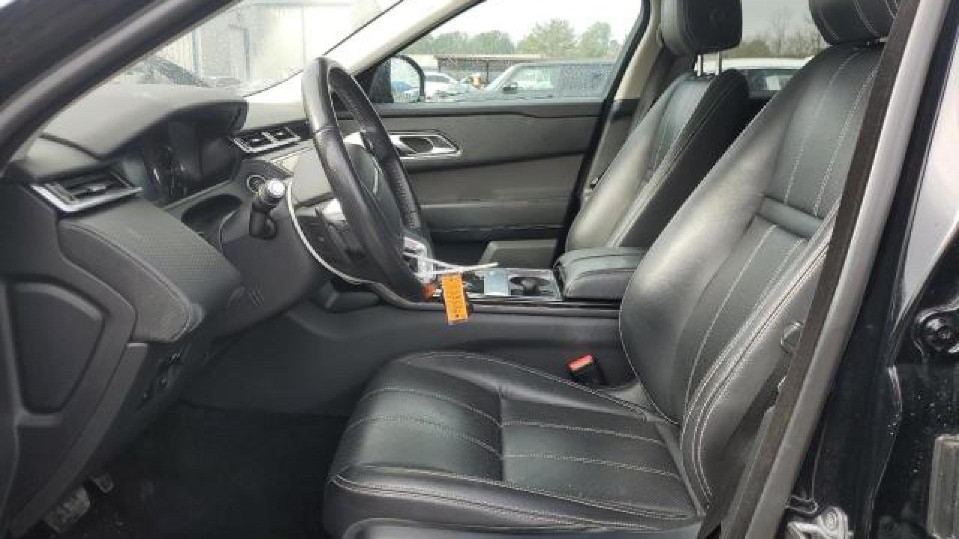 Range Rover - Velar - 2020 - Black - 46280545