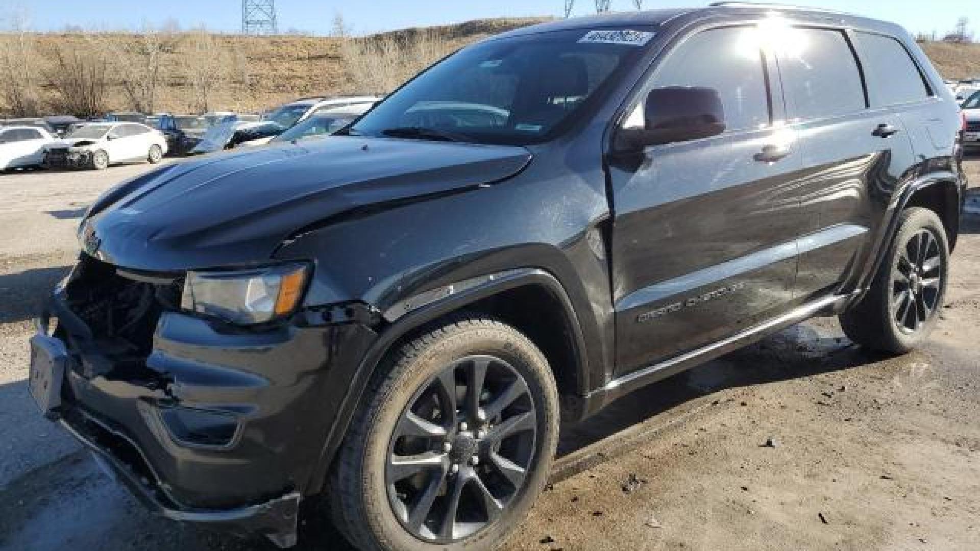 Jeep  - Grand Cherokee - 2017 - Black - 46432925