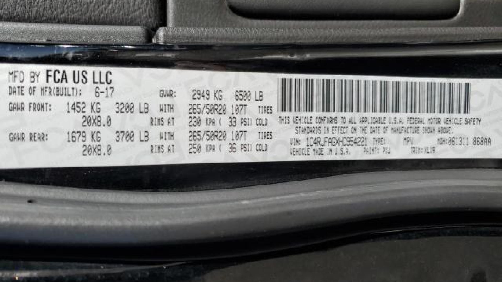 Jeep  - Grand Cherokee - 2017 - Black - 46432925