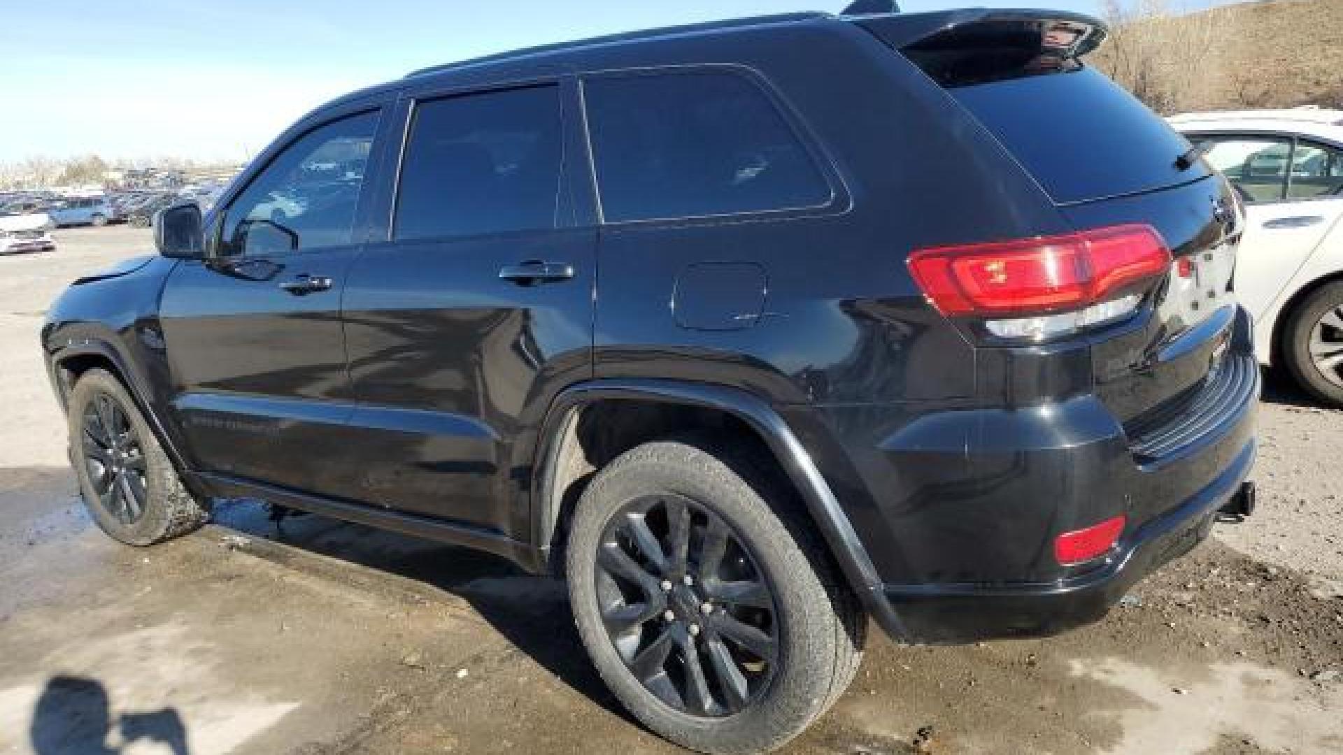 Jeep  - Grand Cherokee - 2017 - Black - 46432925