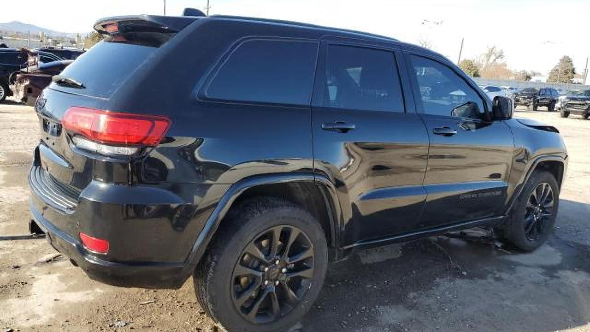 Jeep  - Grand Cherokee - 2017 - Black - 46432925