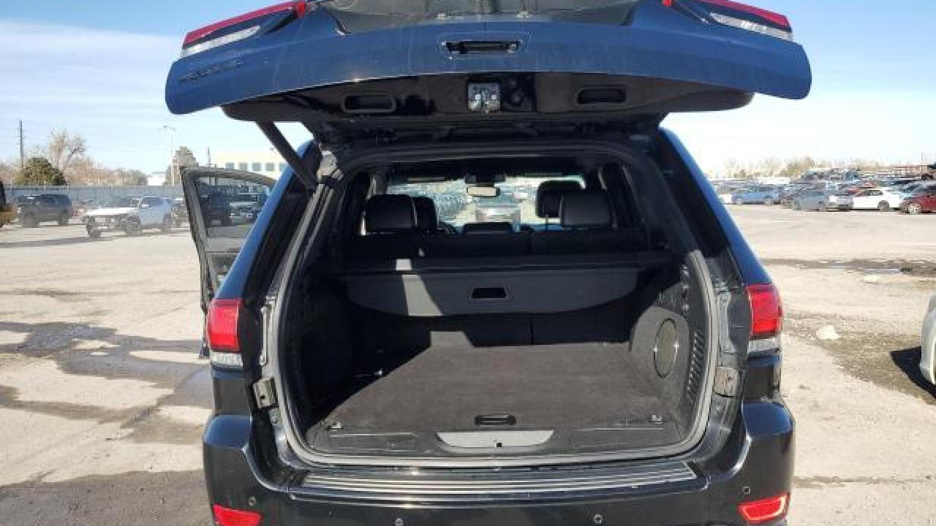 Jeep  - Grand Cherokee - 2017 - Black - 46432925