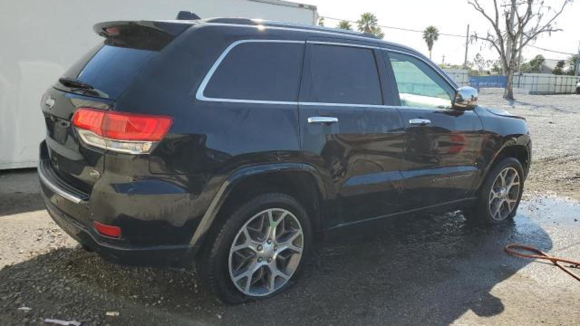 Jeep  - Grand Cherokee - 2019 - Black - 46701925