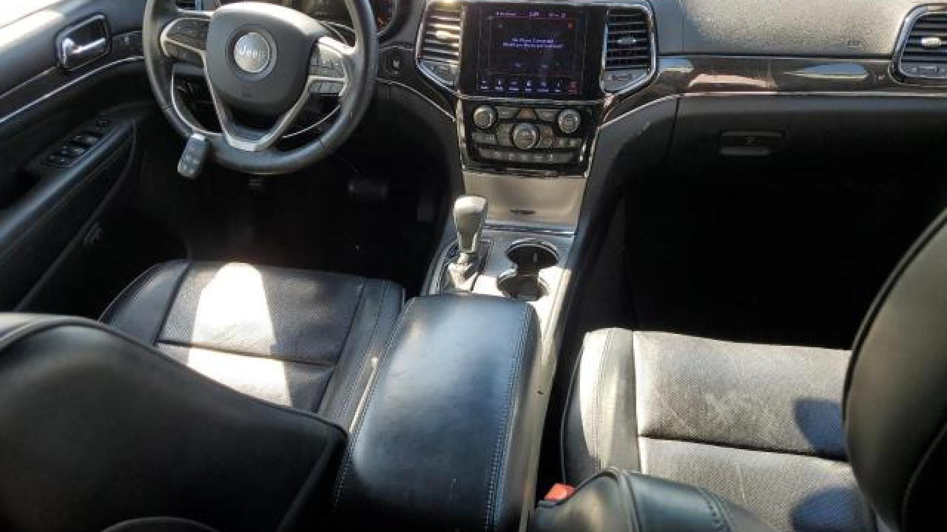 Jeep  - Grand Cherokee - 2019 - Black - 46701925