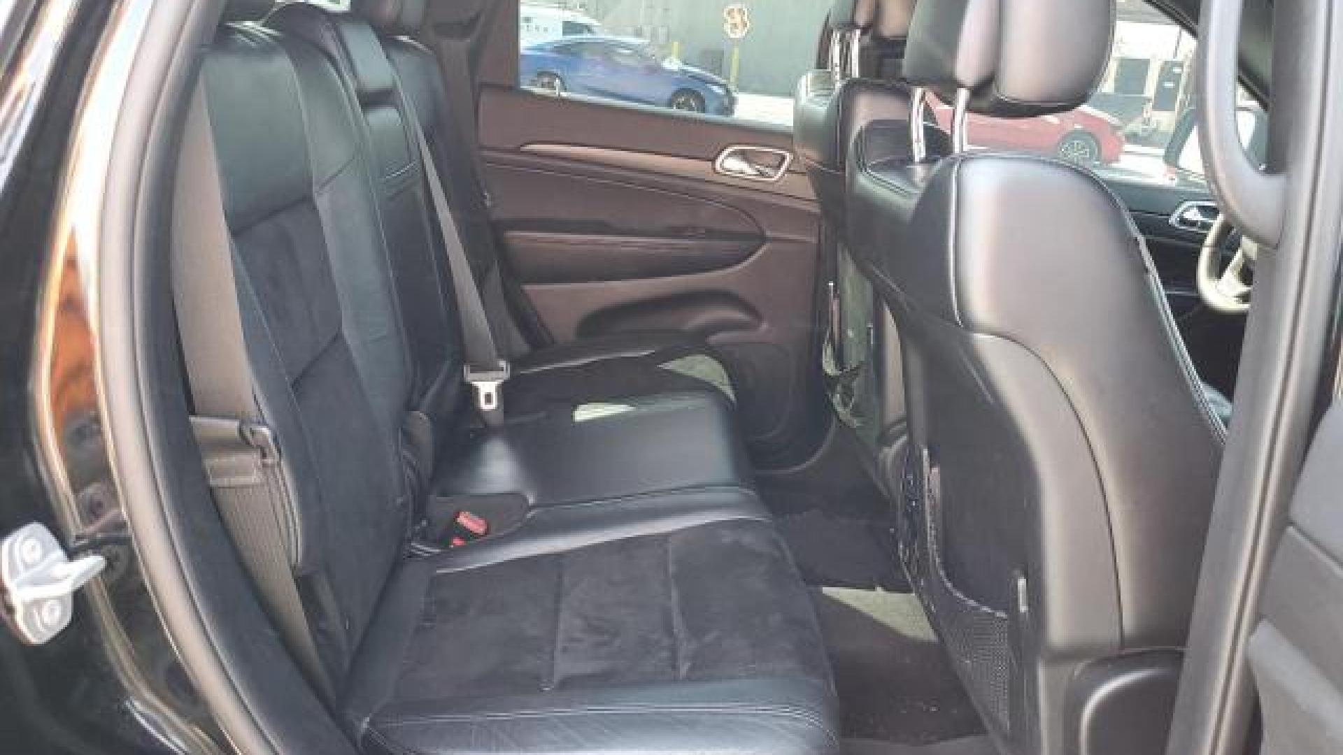 Jeep  - Grand Cherokee - 2018 - Black - 46950905