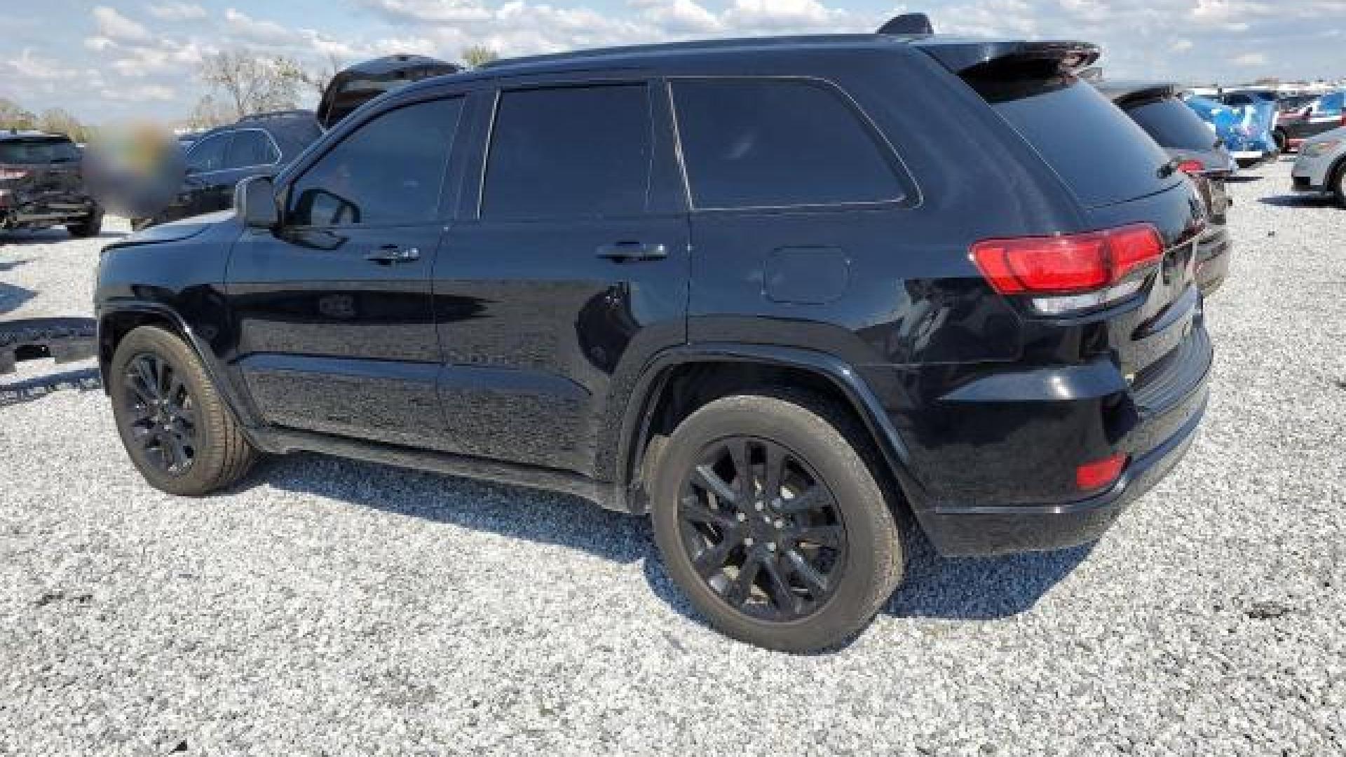Jeep  - Grand Cherokee - 2018 - Black - 46950905