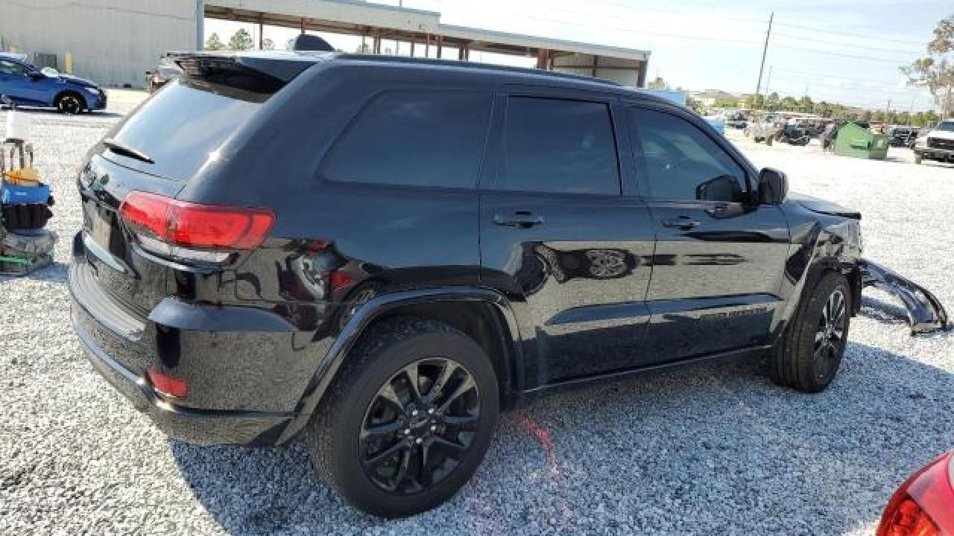Jeep  - Grand Cherokee - 2018 - Black - 46950905