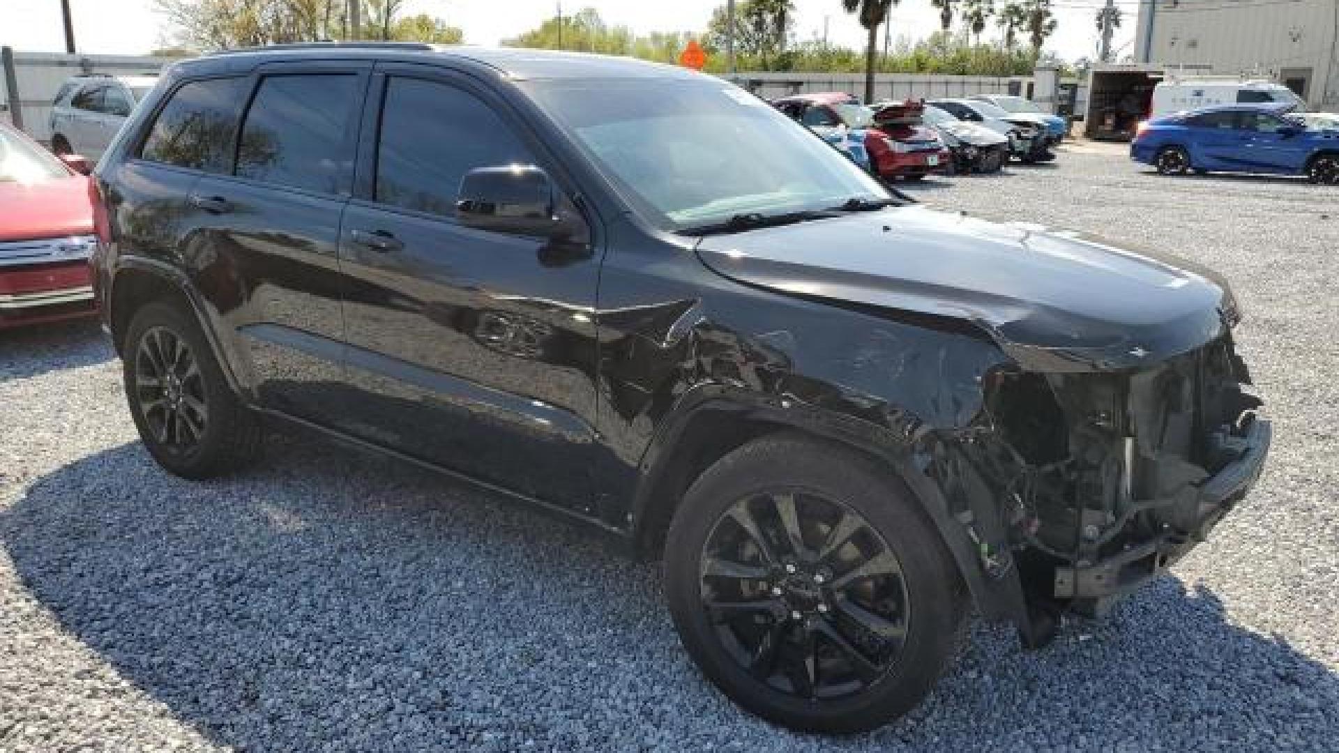 Jeep  - Grand Cherokee - 2018 - Black - 46950905